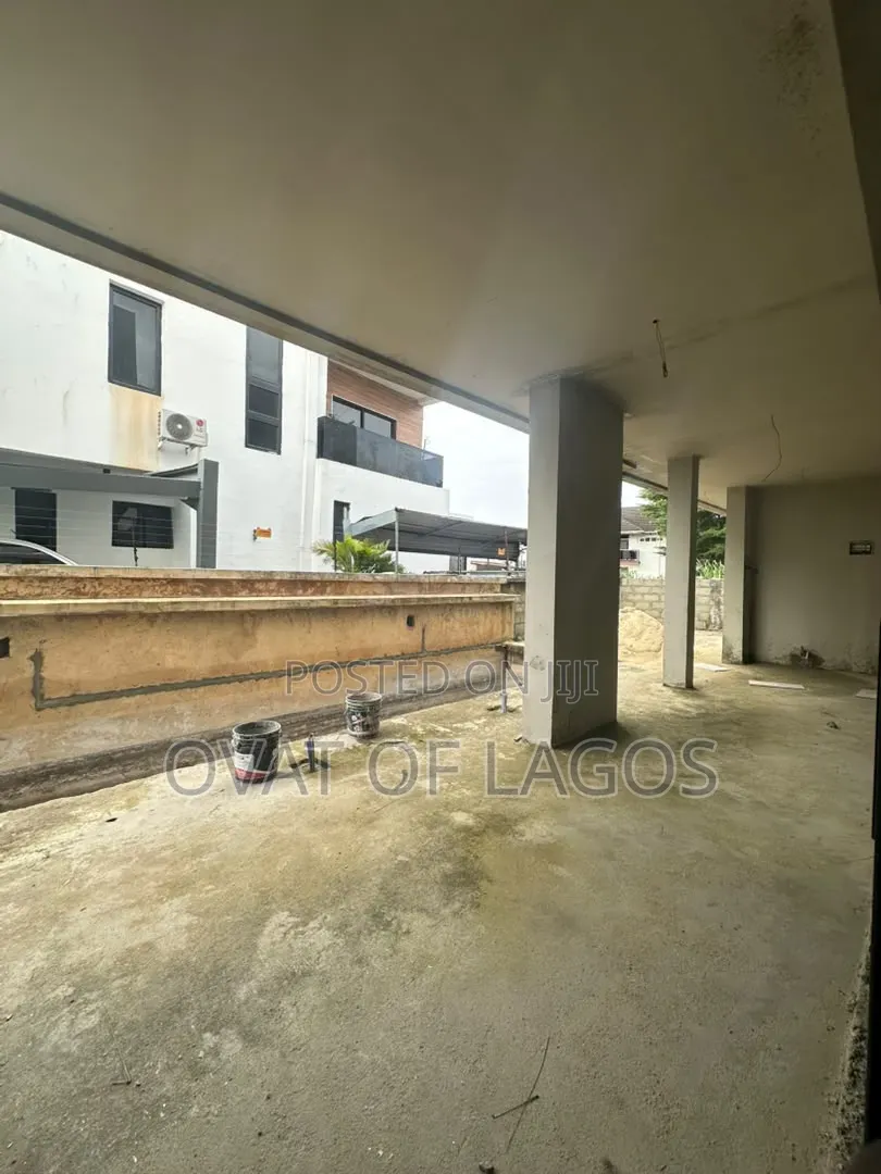 6bdrm Duplex in Pinnock, Osapa london for sale