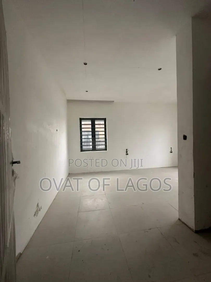 6bdrm Duplex in Pinnock, Osapa london for sale