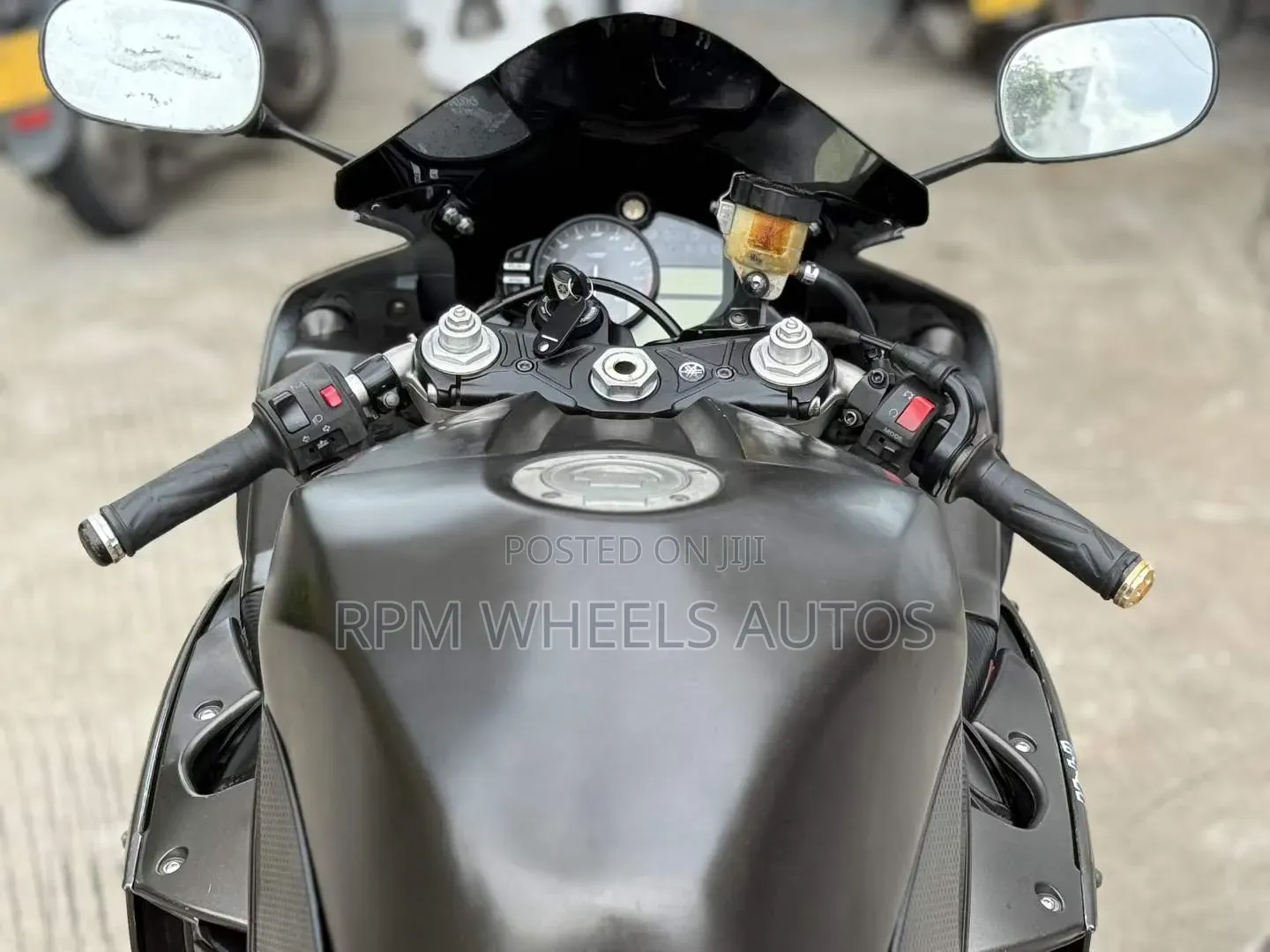 Yamaha R1 2011 Black