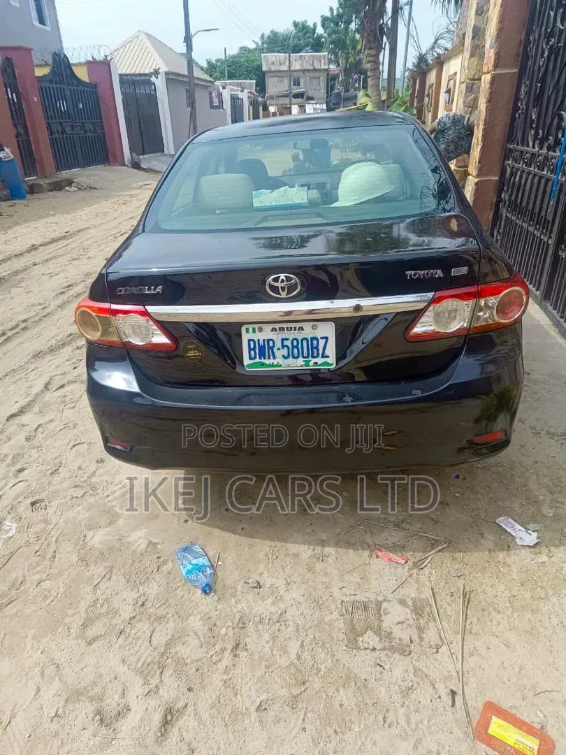 Toyota Corolla 2011 Black