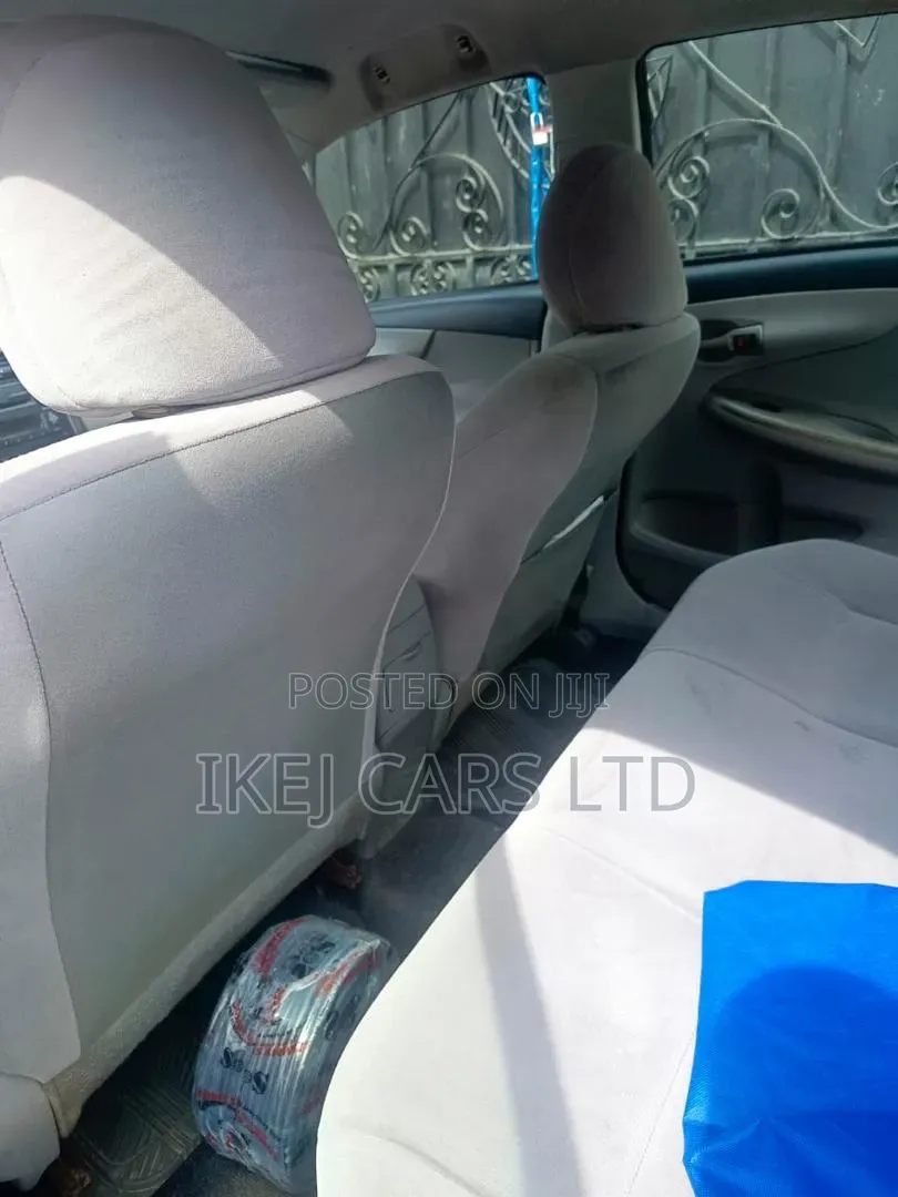 Toyota Corolla 2011 Black