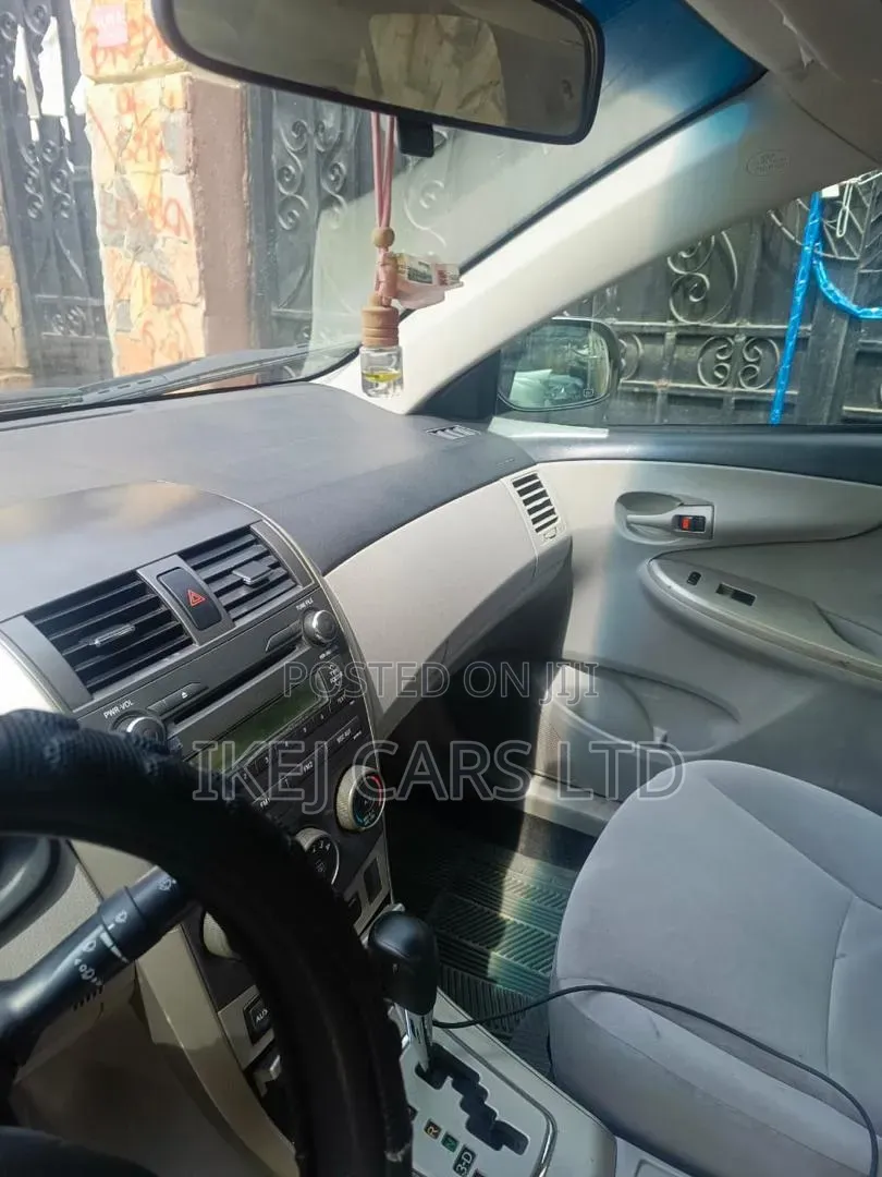 Toyota Corolla 2011 Black