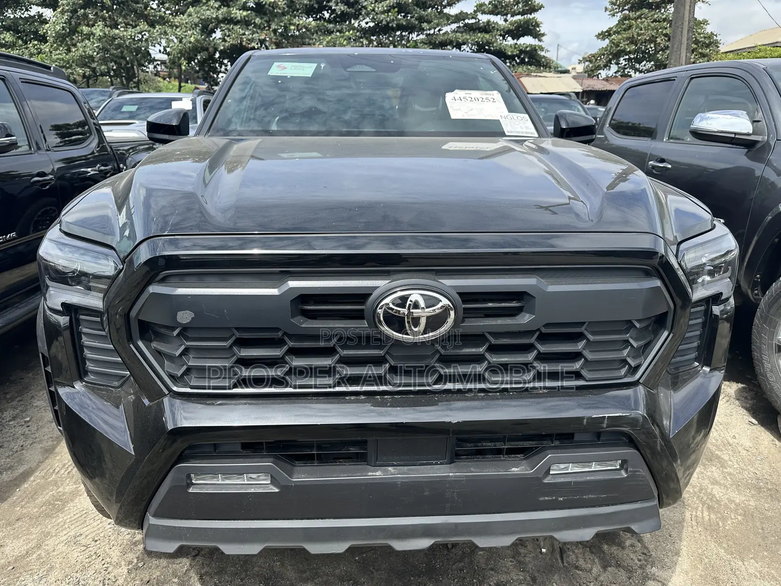 Toyota Tacoma TRD Off-Road Double Cab 4WD 5.0 ft. SB (Automatic) 2025 Black