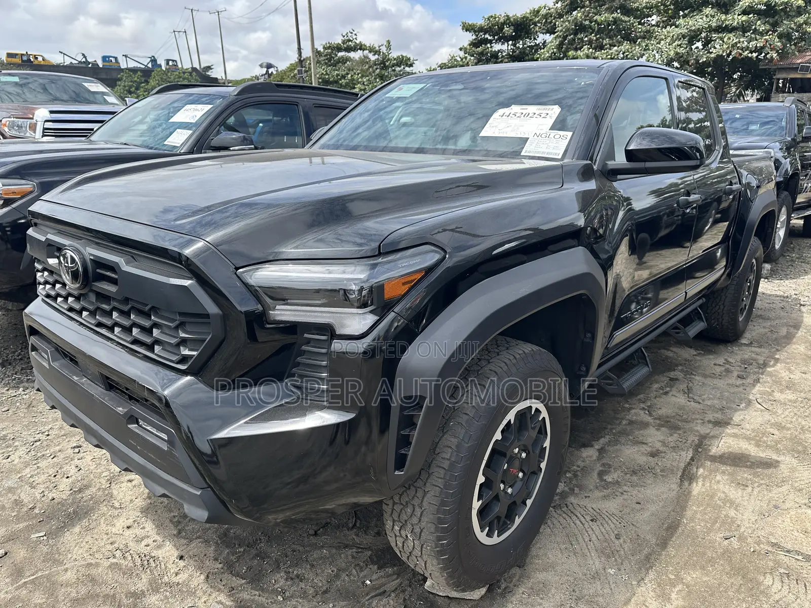 Toyota Tacoma TRD Off-Road Double Cab 4WD 5.0 ft. SB (Automatic) 2025 Black