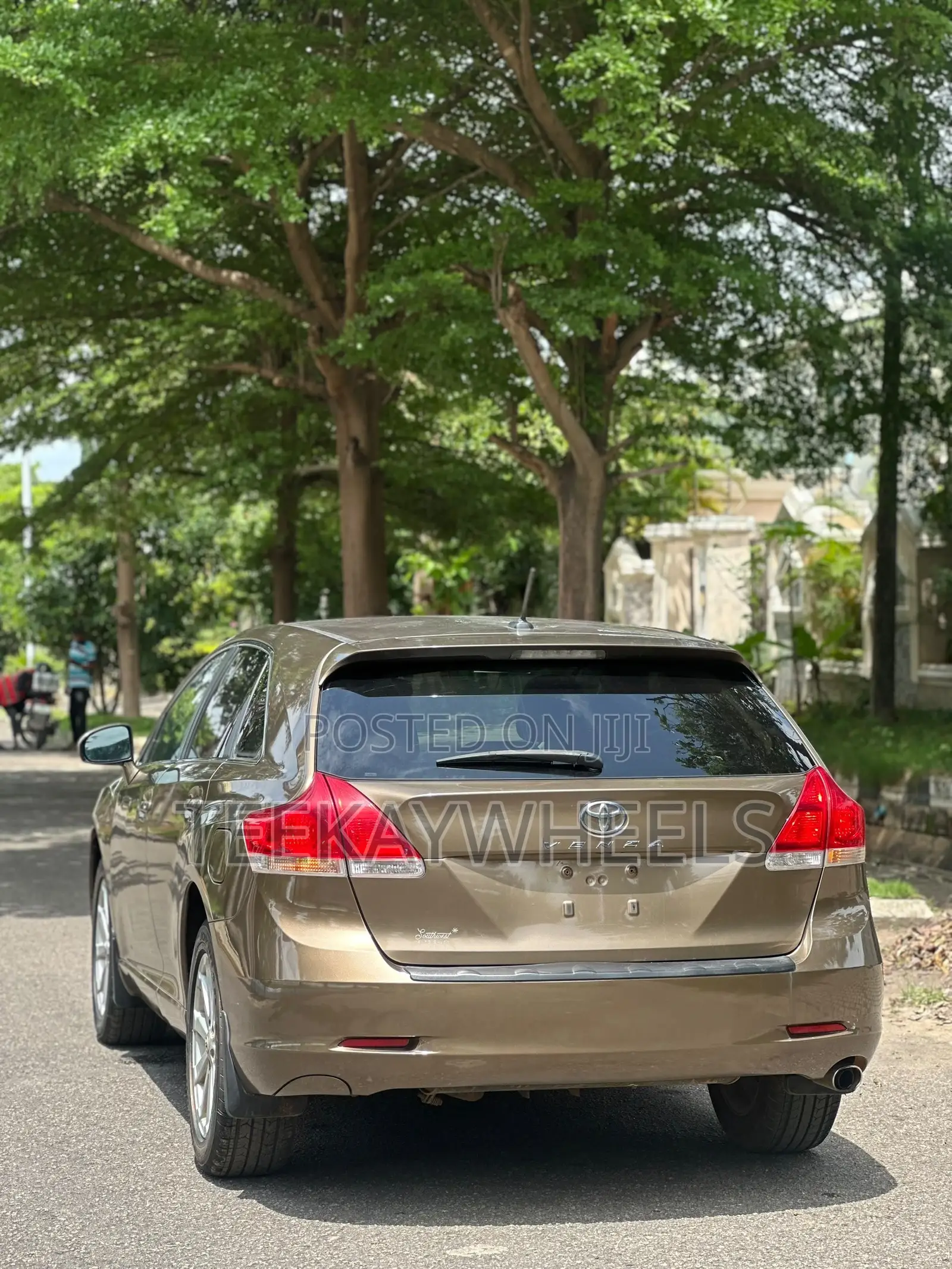 Toyota Venza LE 2011 Brown