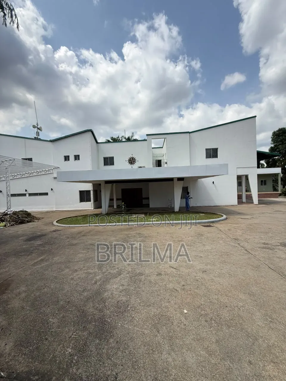 10bdrm Duplex in Maitama for sale