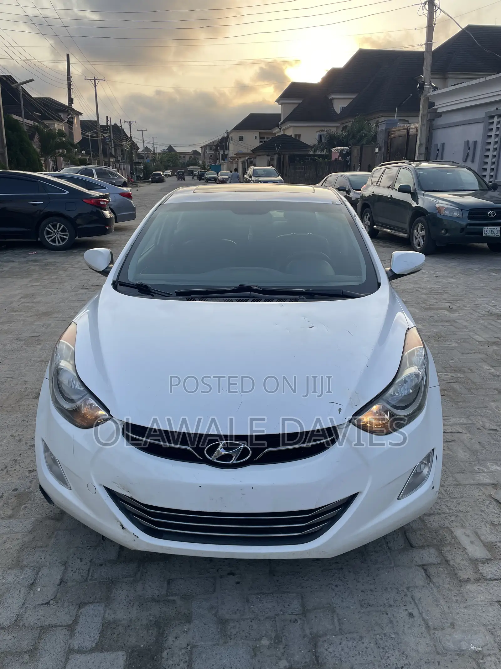 Hyundai Elantra Limited Sedan FWD (1.8L 4cyl 6A) 2013 White