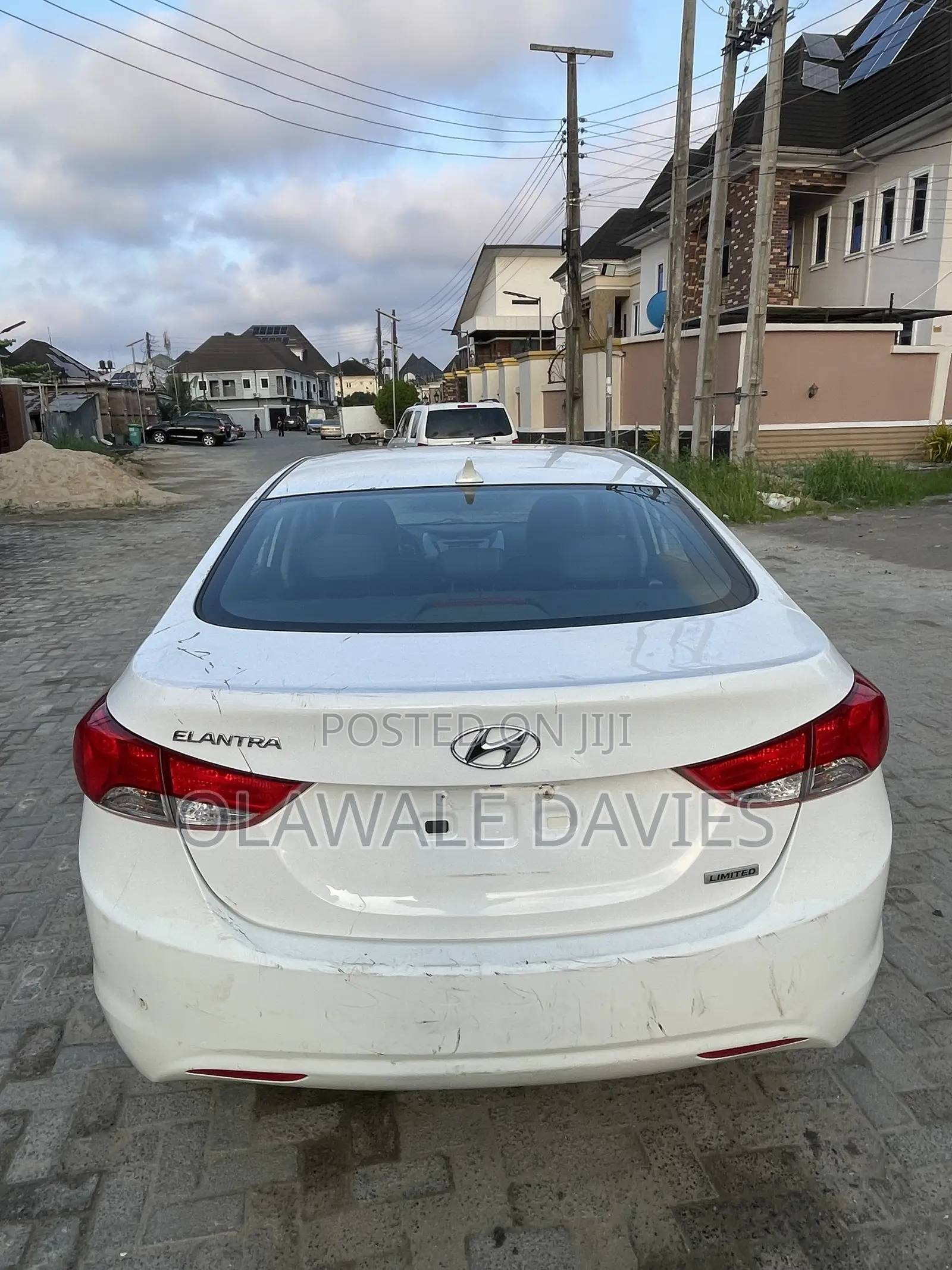 Hyundai Elantra Limited Sedan FWD (1.8L 4cyl 6A) 2013 White