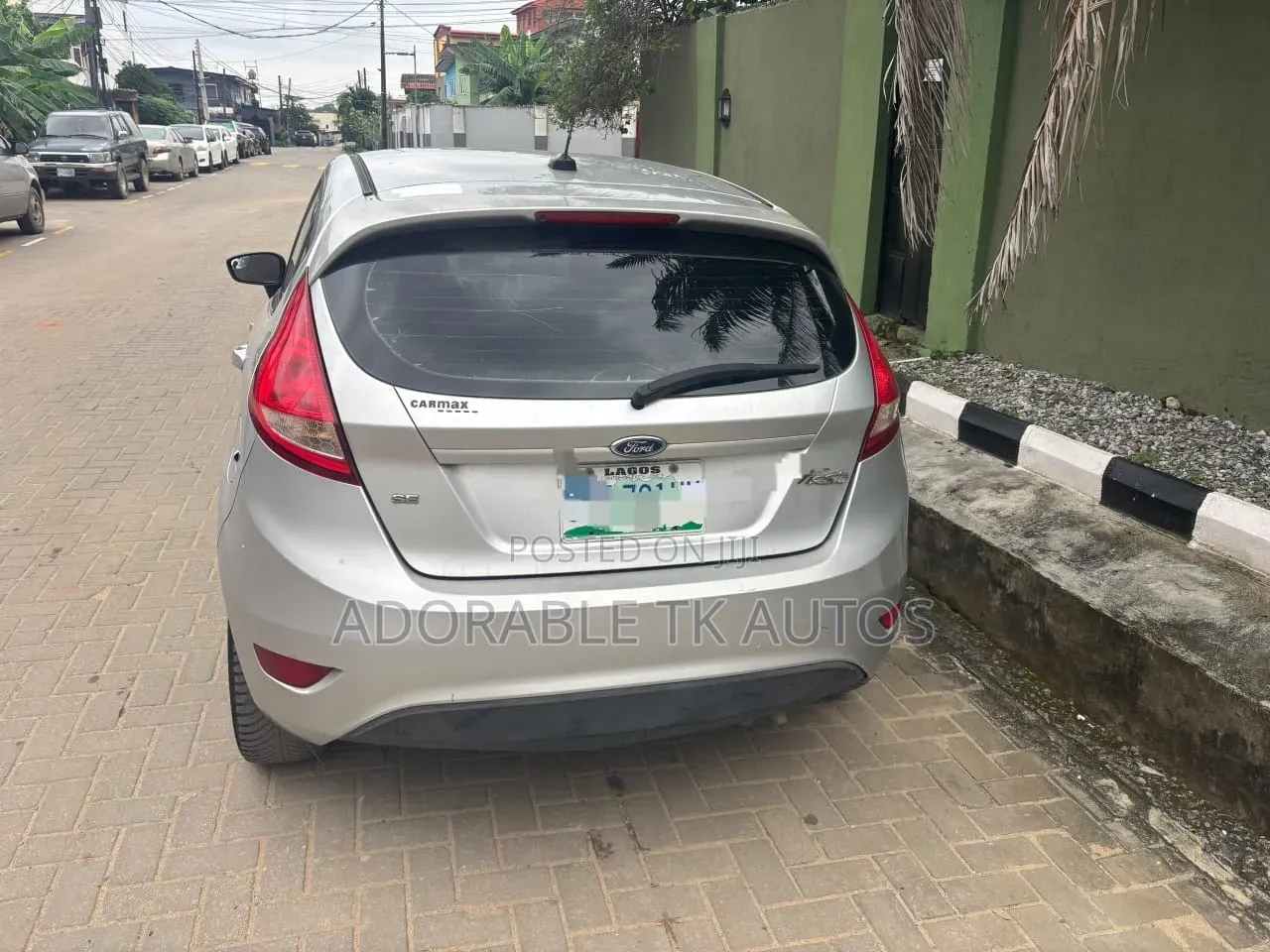 Ford Focus SE Hatchback FWD (2.0L 4cyl 5M) 2012 Silver