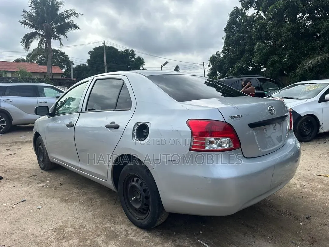Toyota Yaris Sedan Automatic 2007 Silver