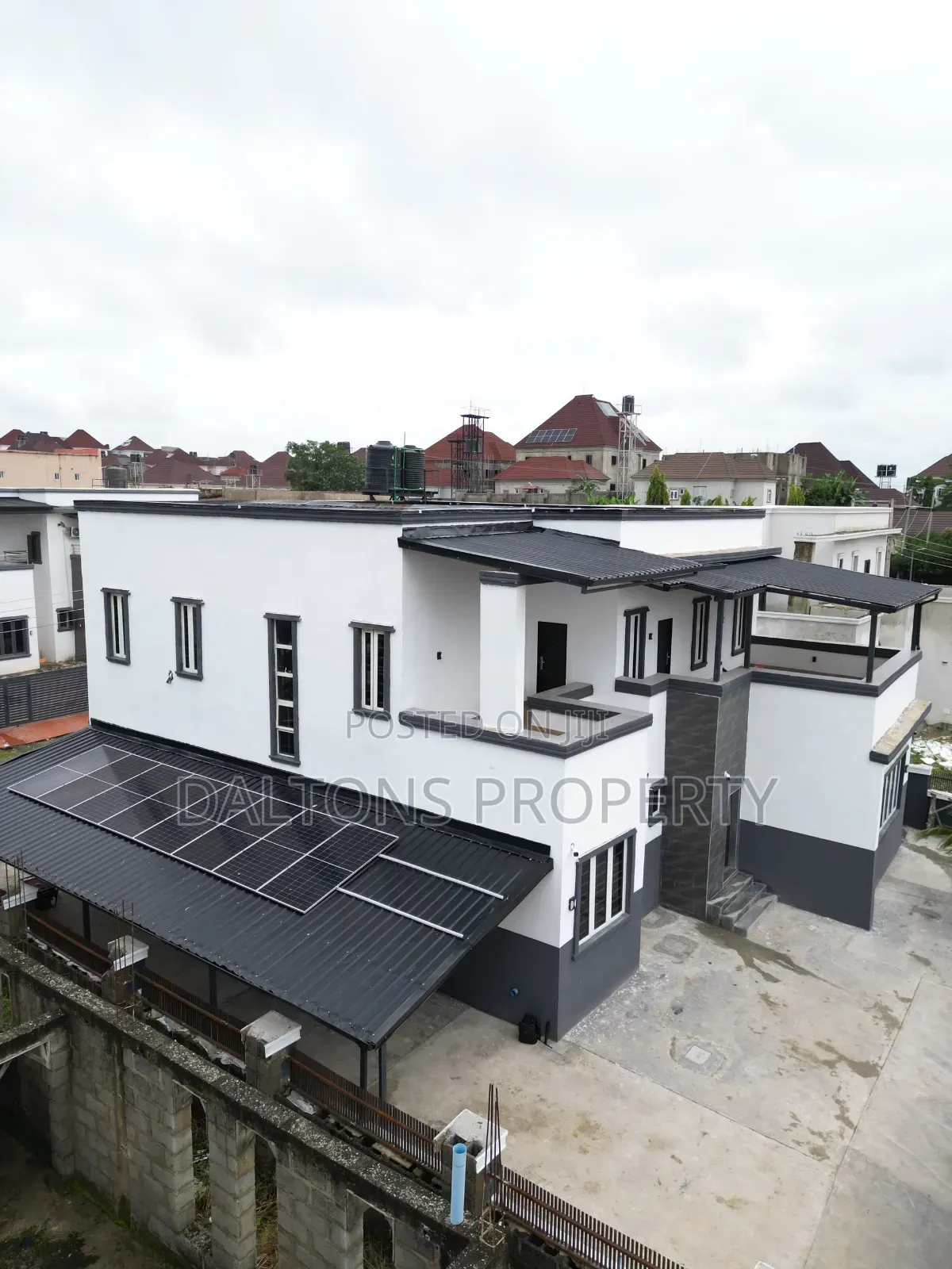 Furnished 5bdrm Duplex in Ville, Sabon Lugbe for sale