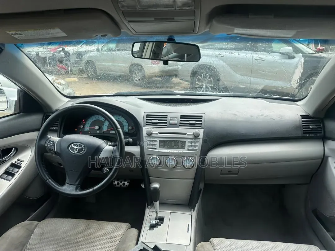 Toyota Camry SE 4dr Sedan (2.5L 4cyl 6AM) 2010 White