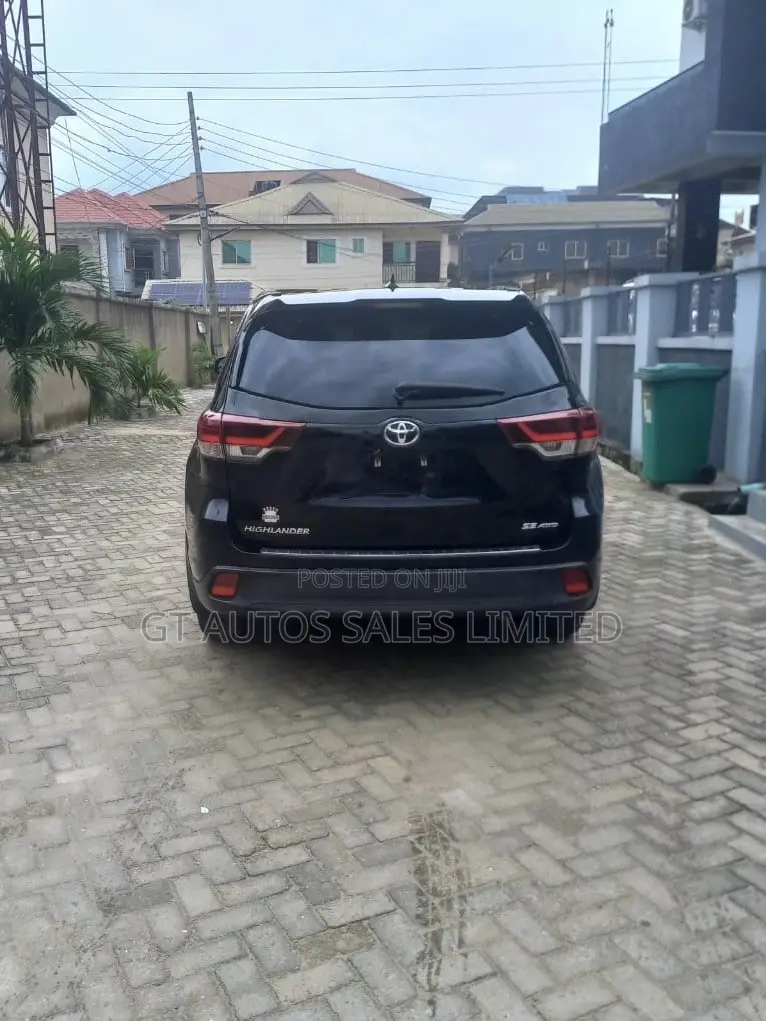 Toyota Highlander SE 2019 Black