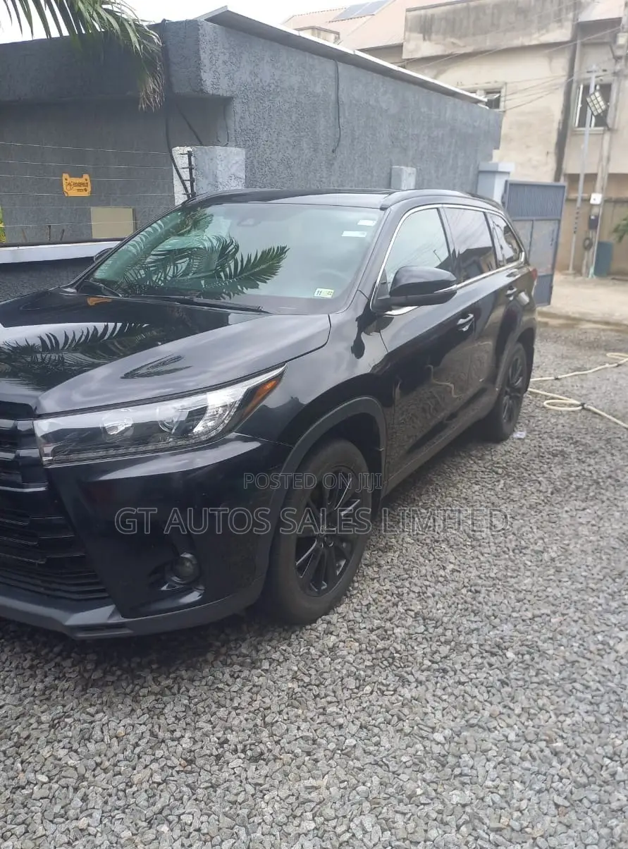 Toyota Highlander SE 2019 Black