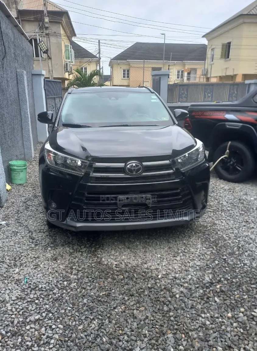 Toyota Highlander SE 2019 Black