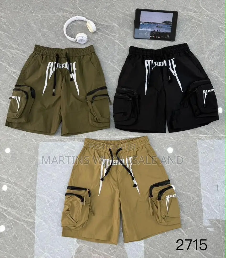Casual Men's Cargo Shorts Featuring Elastic Waistbands, Contrasting Dr