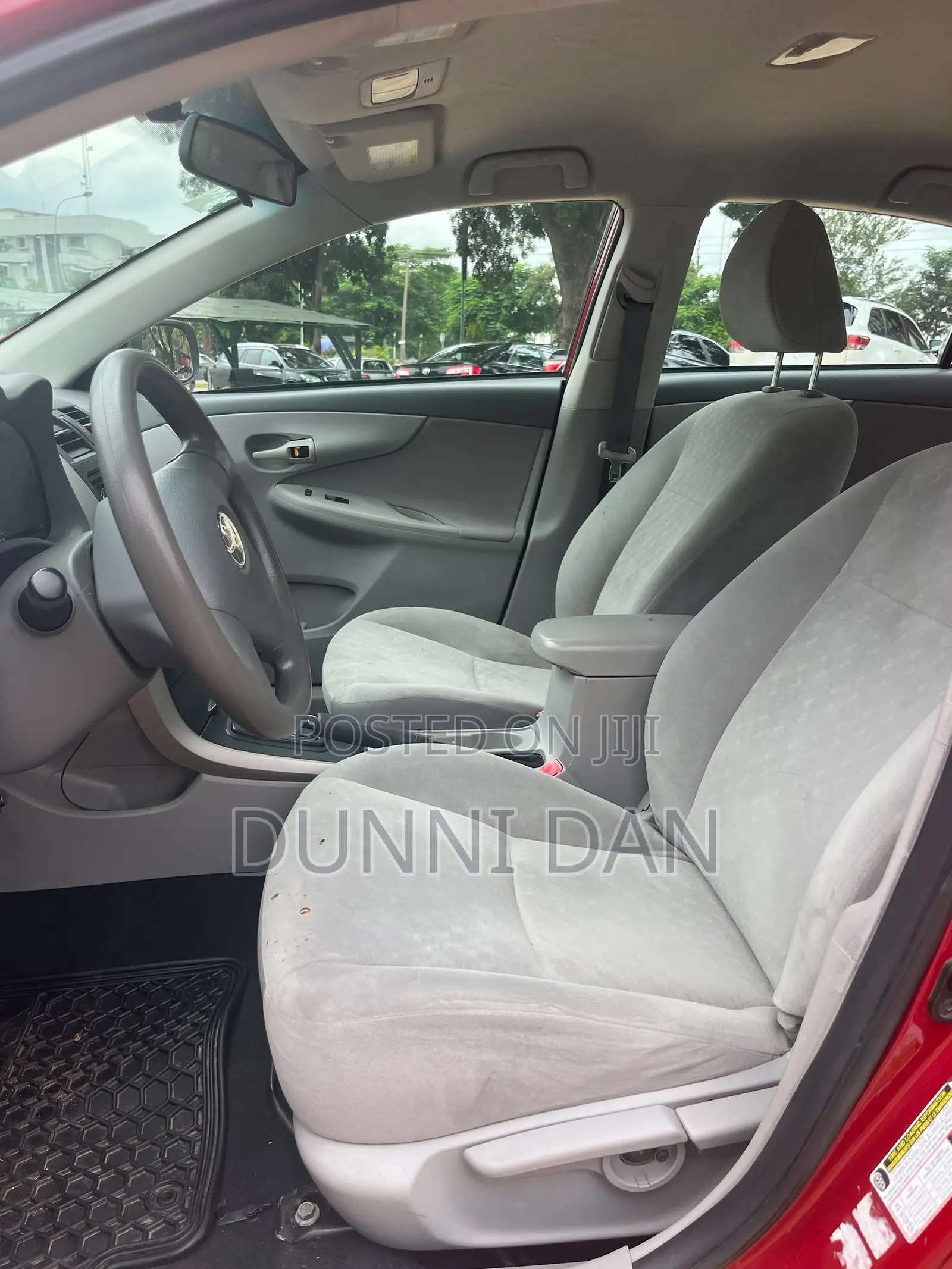 Toyota Corolla Base 4dr Sedan (1.8L 4cyl 5M) 2010 Red