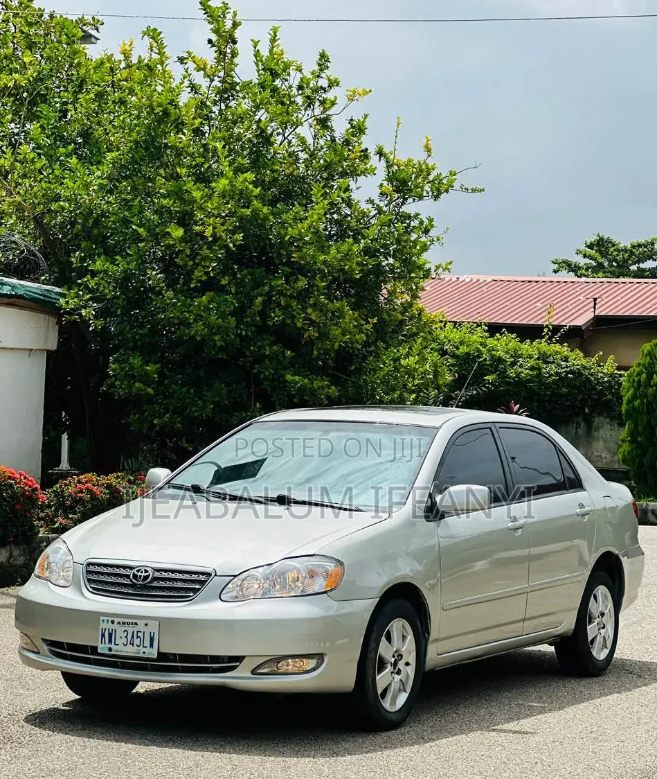 Toyota Corolla LE 2004 Silver