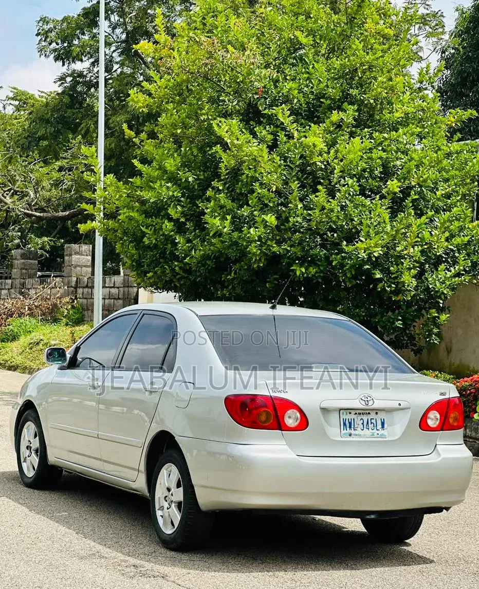 Toyota Corolla LE 2004 Silver