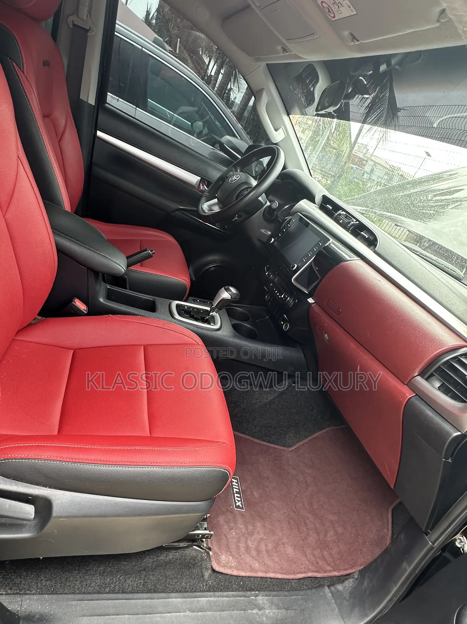 Toyota Hilux 2022 Black