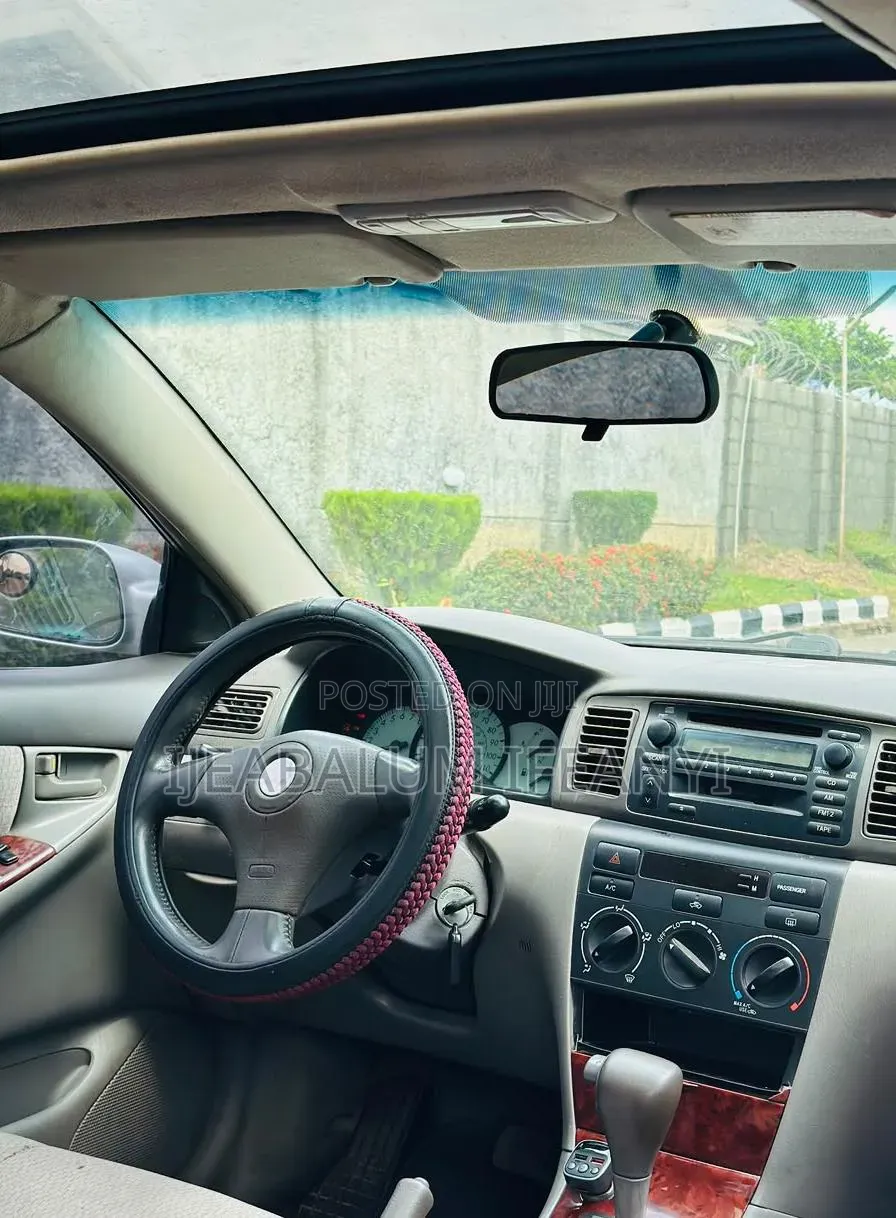 Toyota Corolla LE 2004 Silver