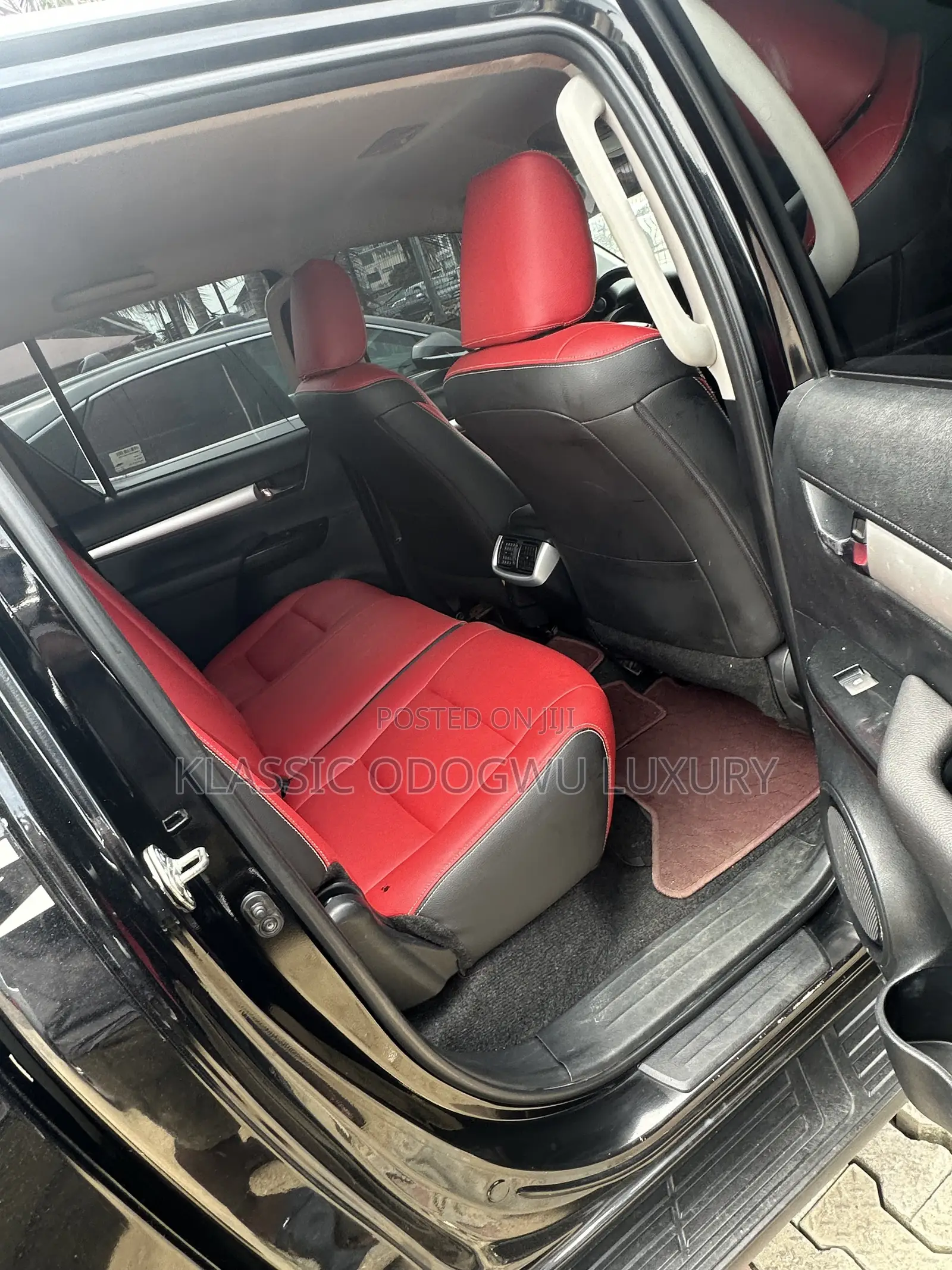 Toyota Hilux 2022 Black