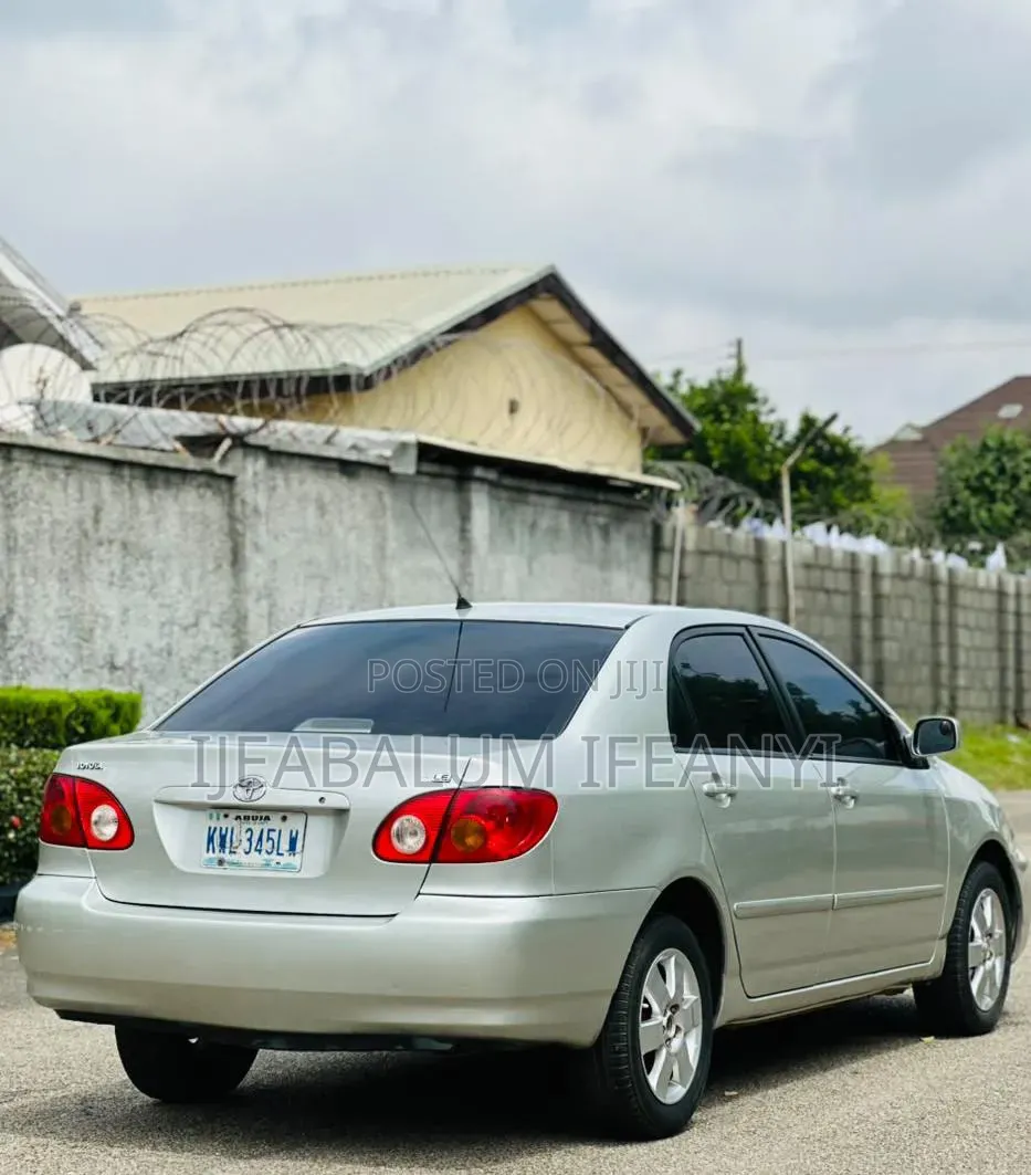 Toyota Corolla LE 2004 Silver