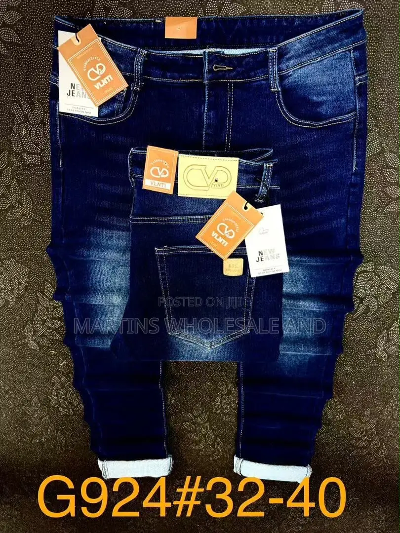 Men's Acid-Wash Ala Jeans Featuring a Striking Black and Yellow Speckl