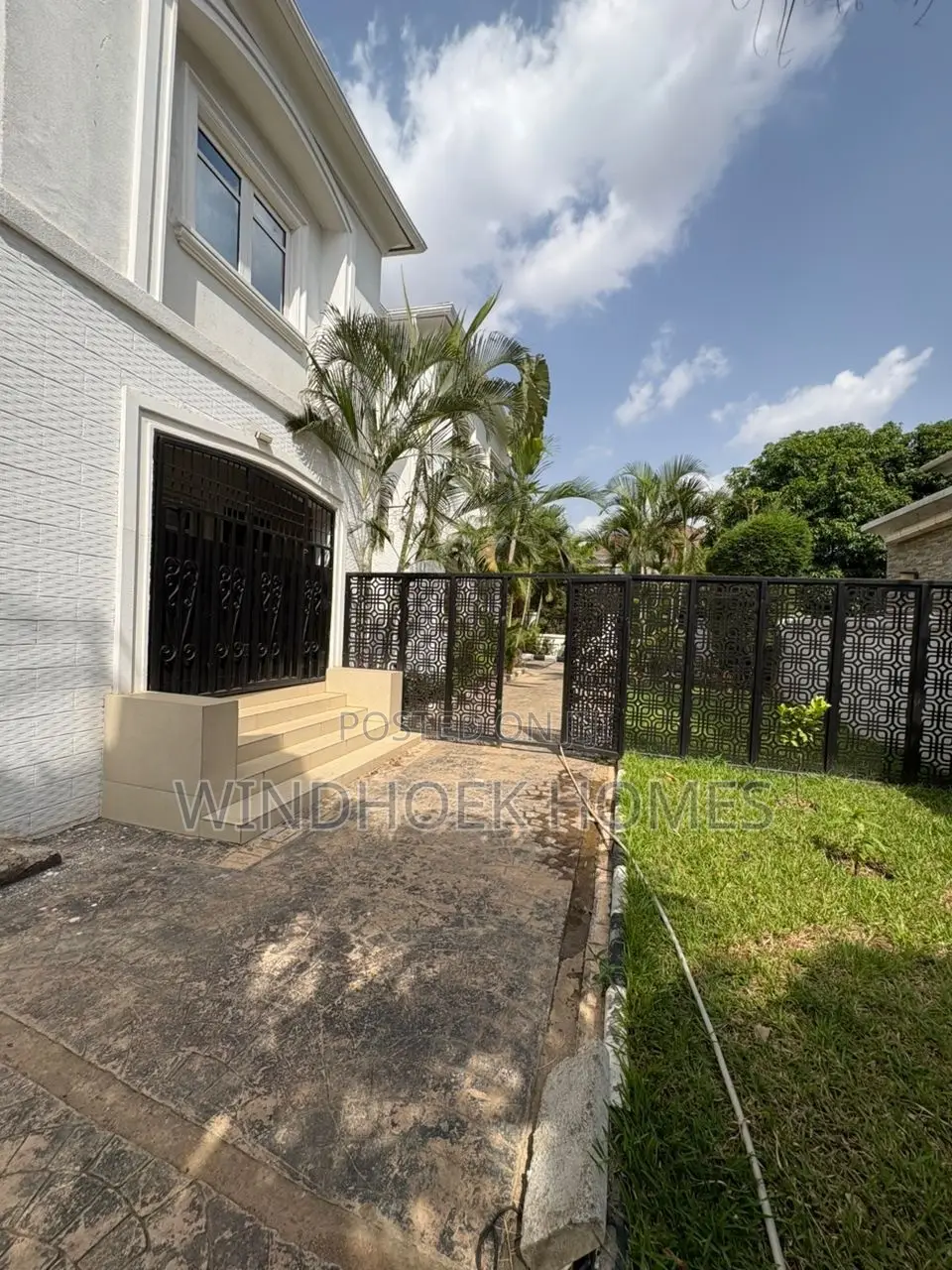 6bdrm Duplex in Kings Park Estate, Kiami for sale