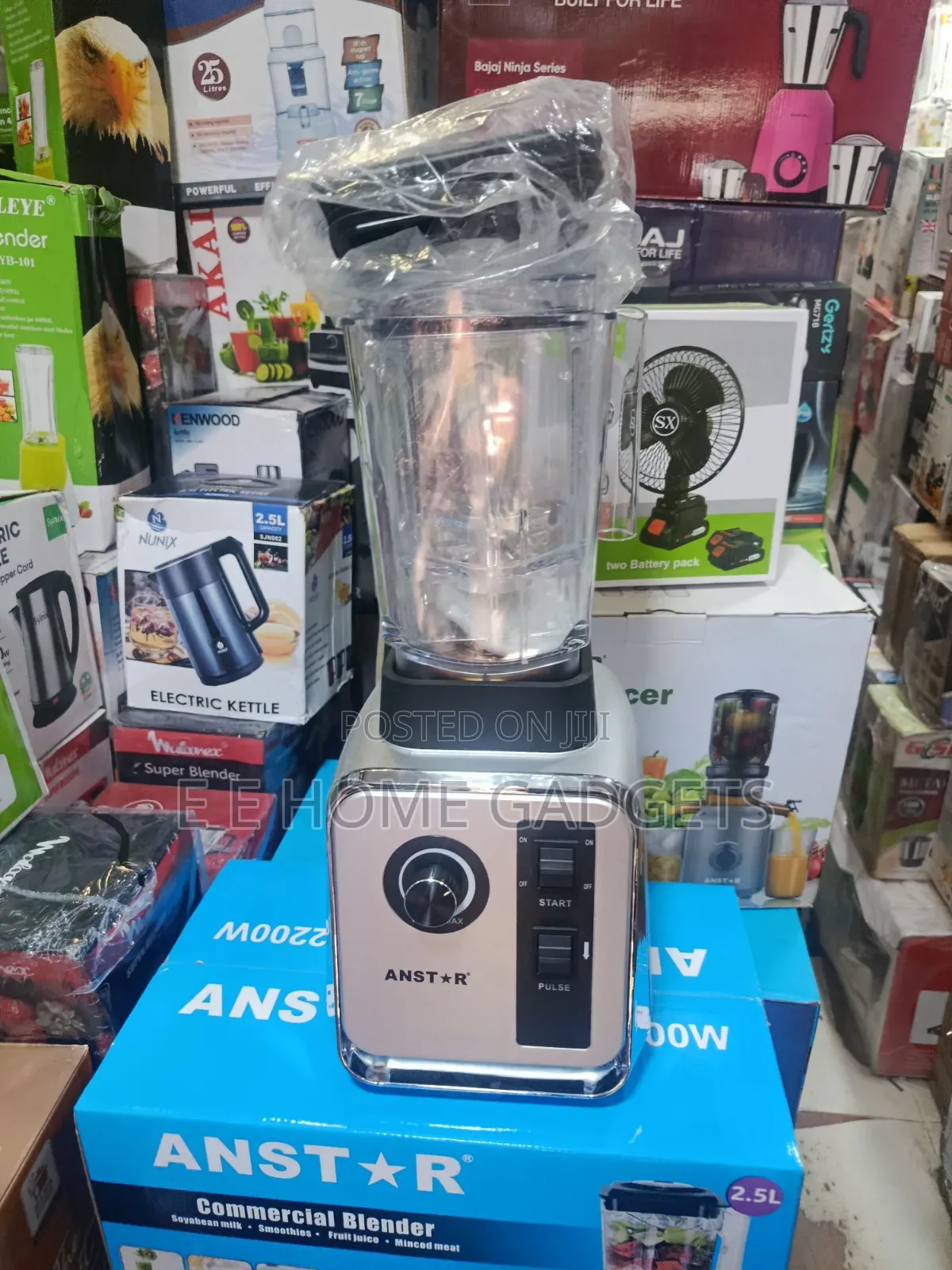 The ANSTAR Commercial Blender Is a Heavy-Duty 2.5L
