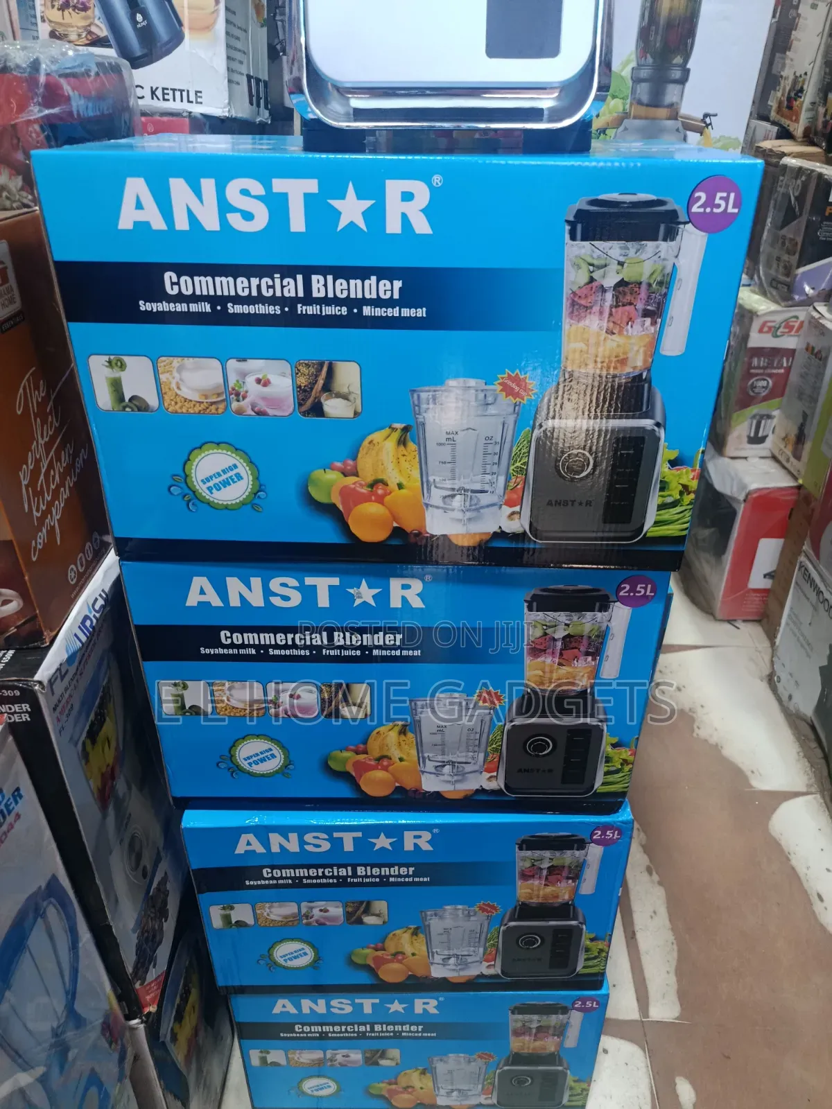 The ANSTAR Commercial Blender Is a Heavy-Duty 2.5L
