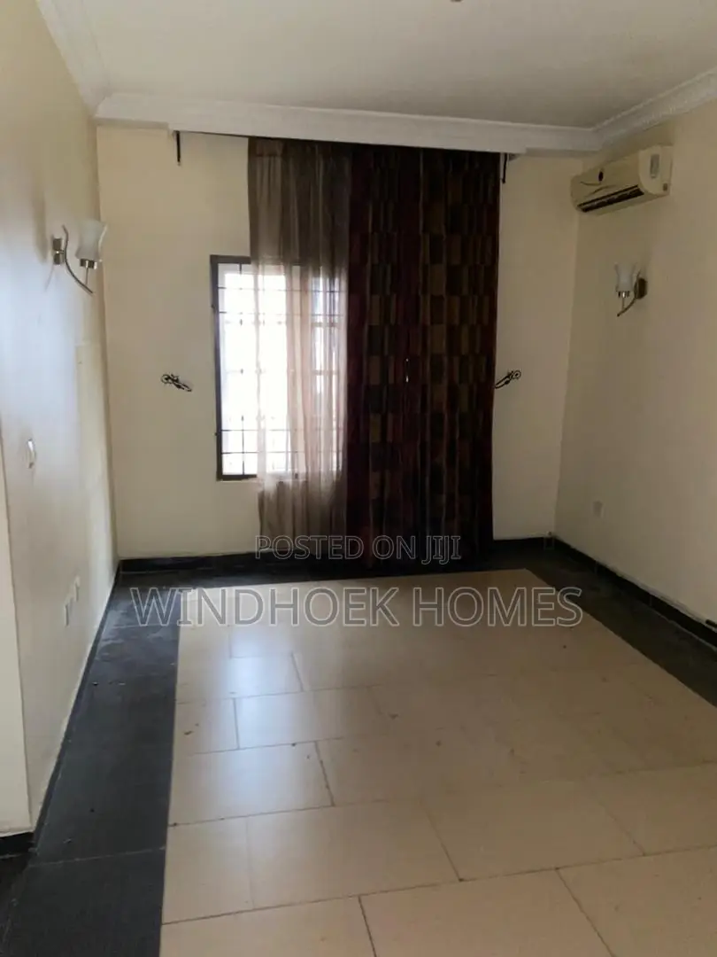 4bdrm Townhouse/Terrace in In An Estate, Maitama for sale