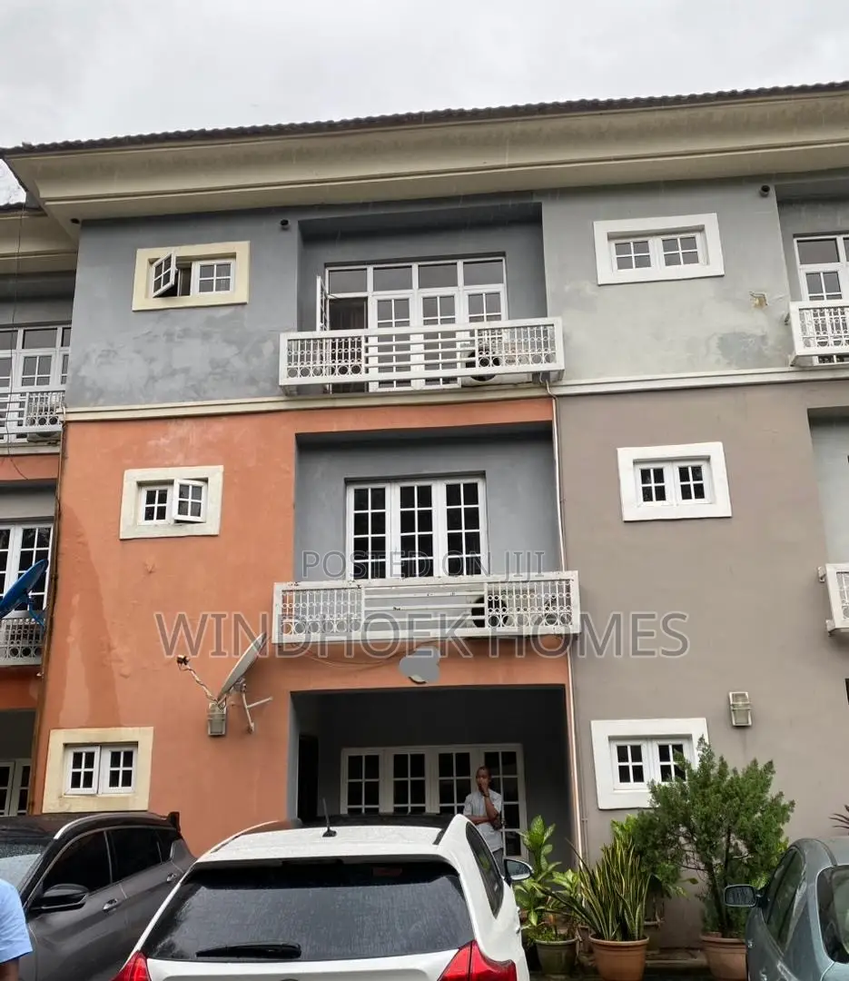4bdrm Townhouse/Terrace in In An Estate, Maitama for sale