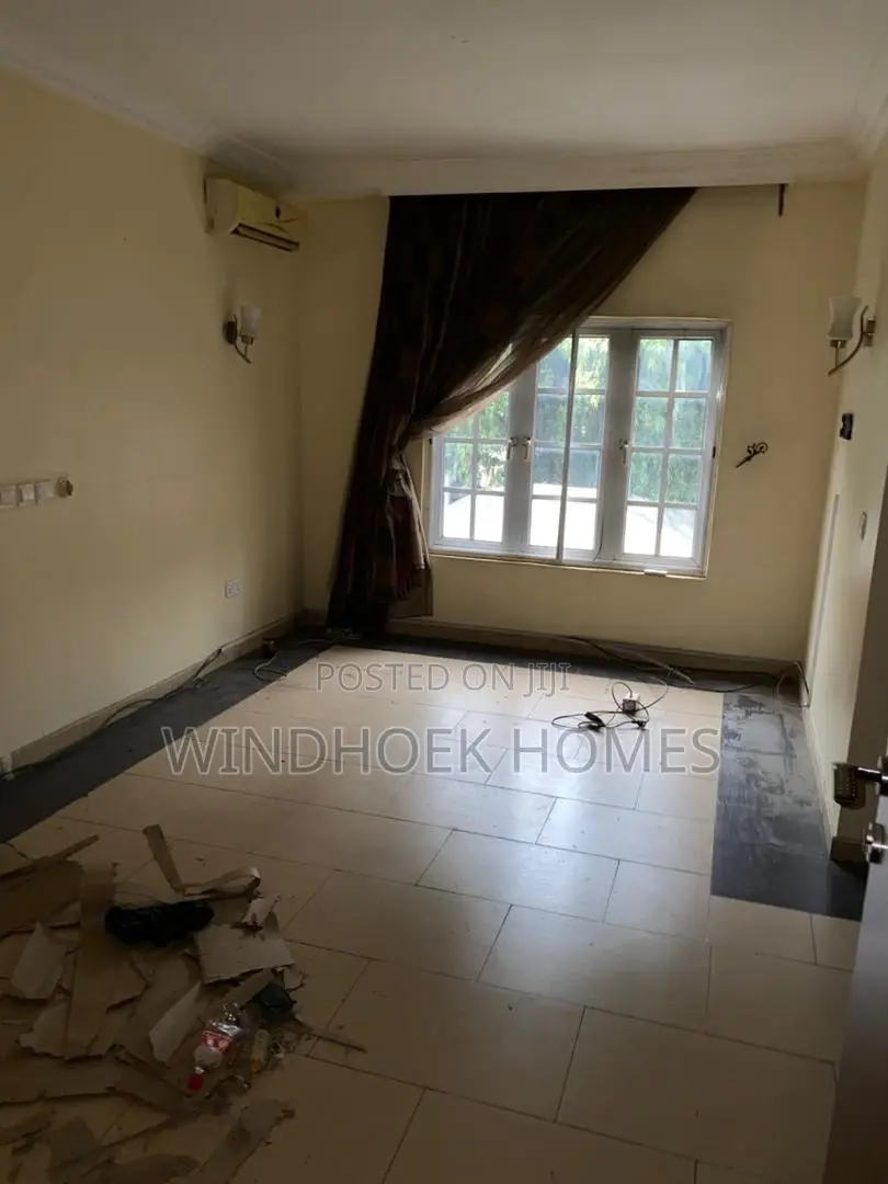 4bdrm Townhouse/Terrace in In An Estate, Maitama for sale
