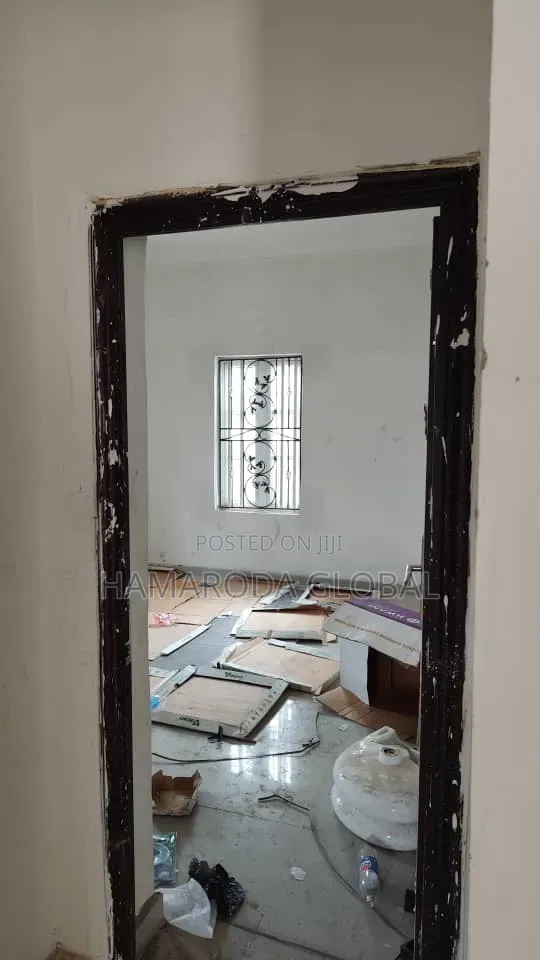 8 Bedroom Block of Flats in Igando
