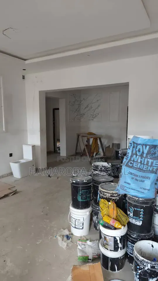 8 Bedroom Block of Flats in Igando