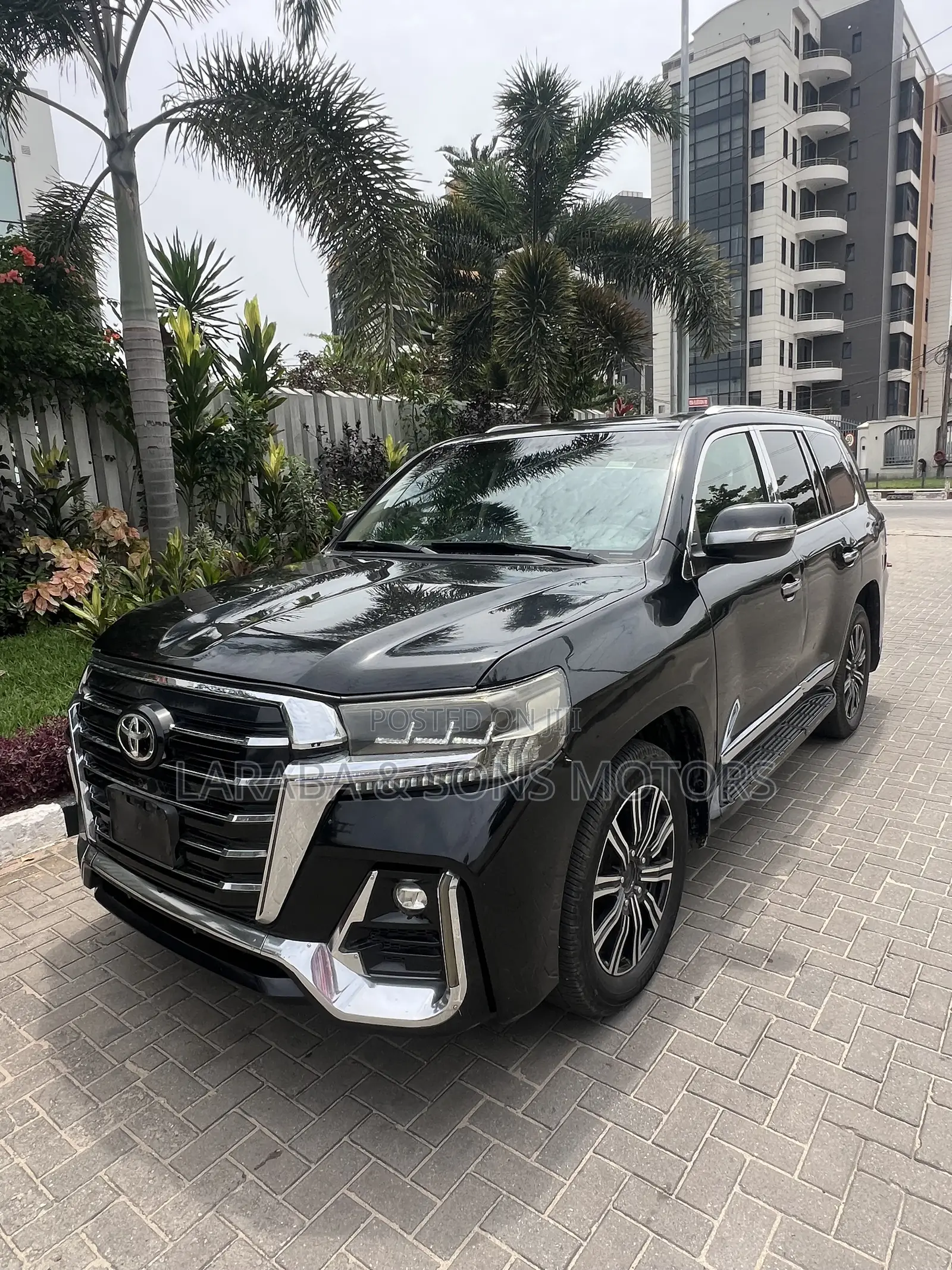 Toyota Land Cruiser 4.5 V8 GX-R 2015 Black