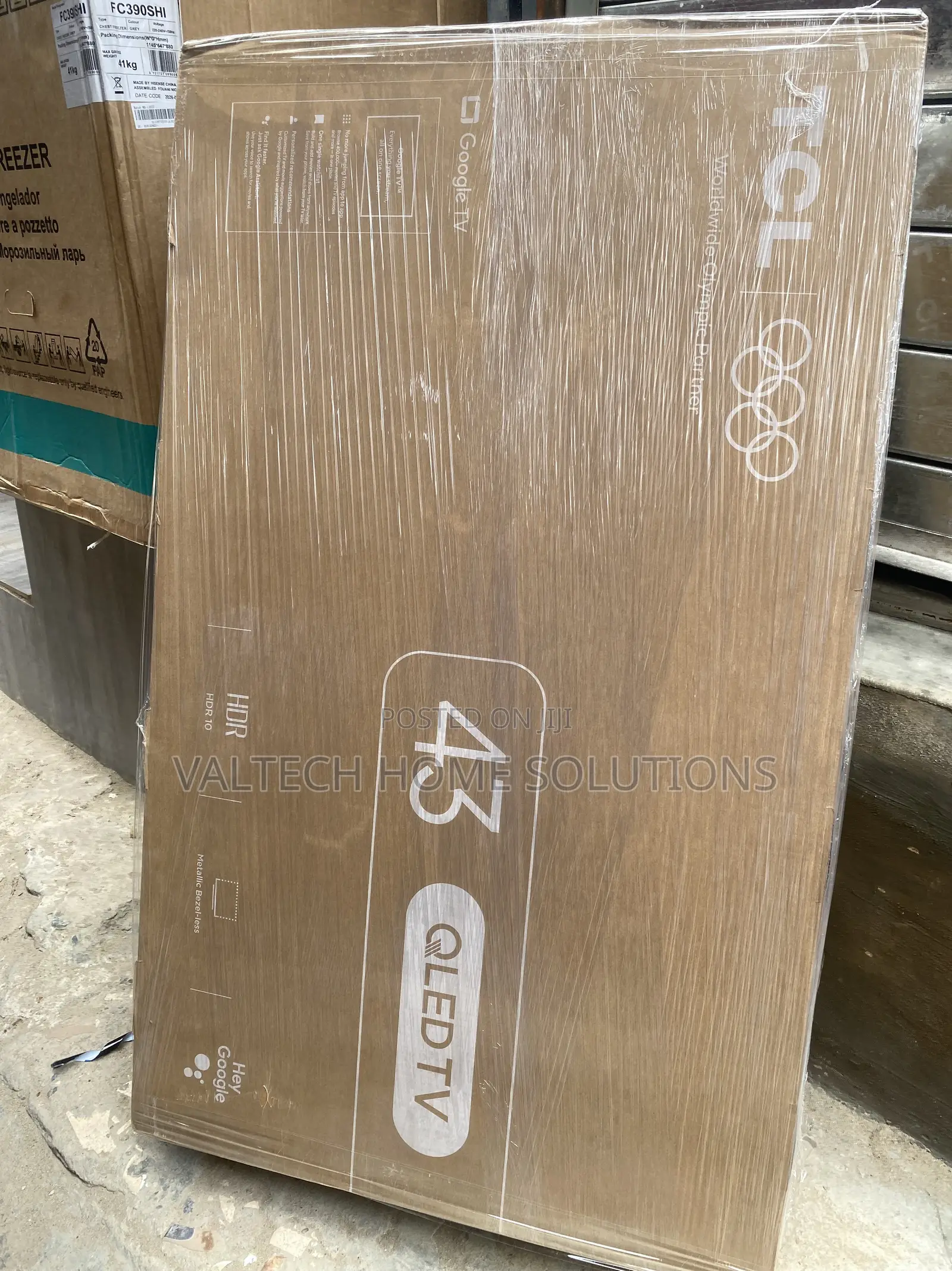 43” QLED Smart TV – Premium Entertainment