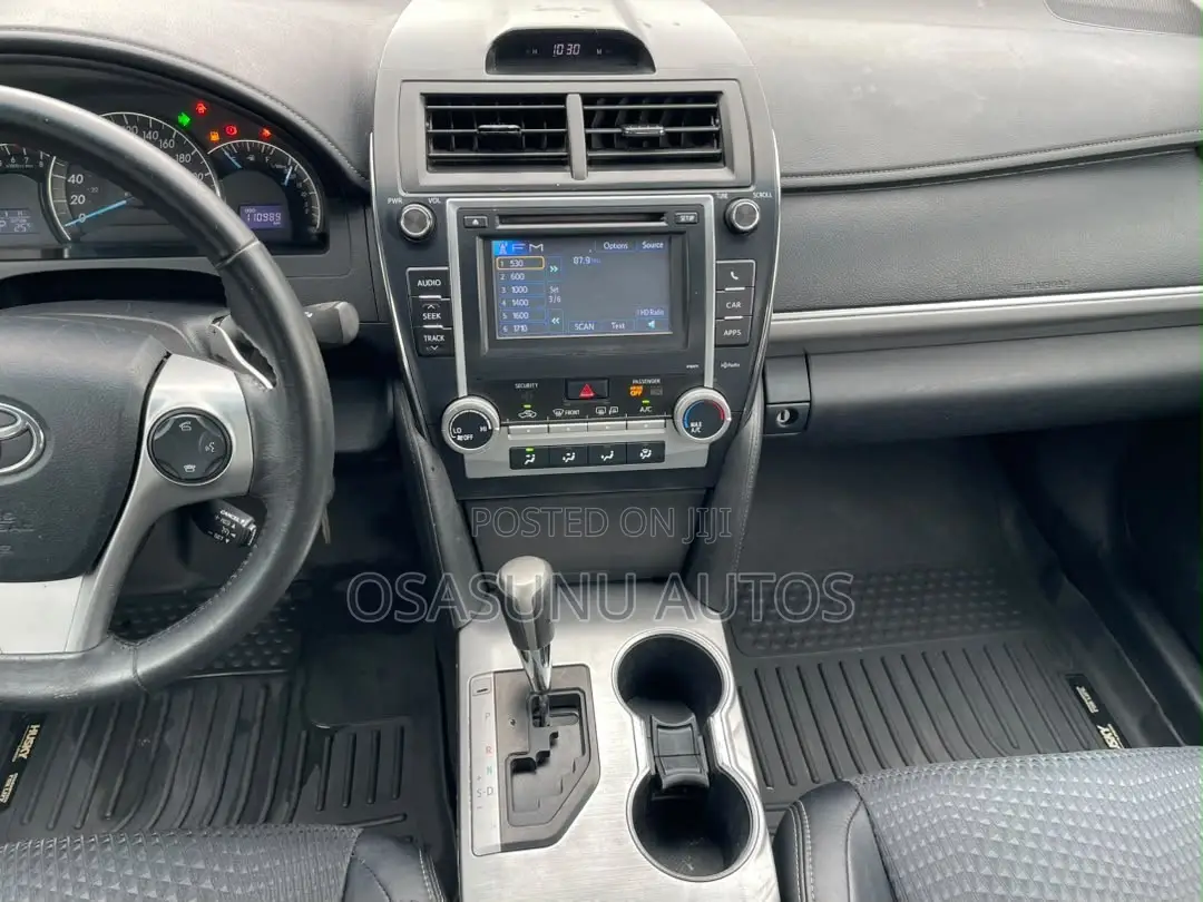 Toyota Camry 2014 Silver