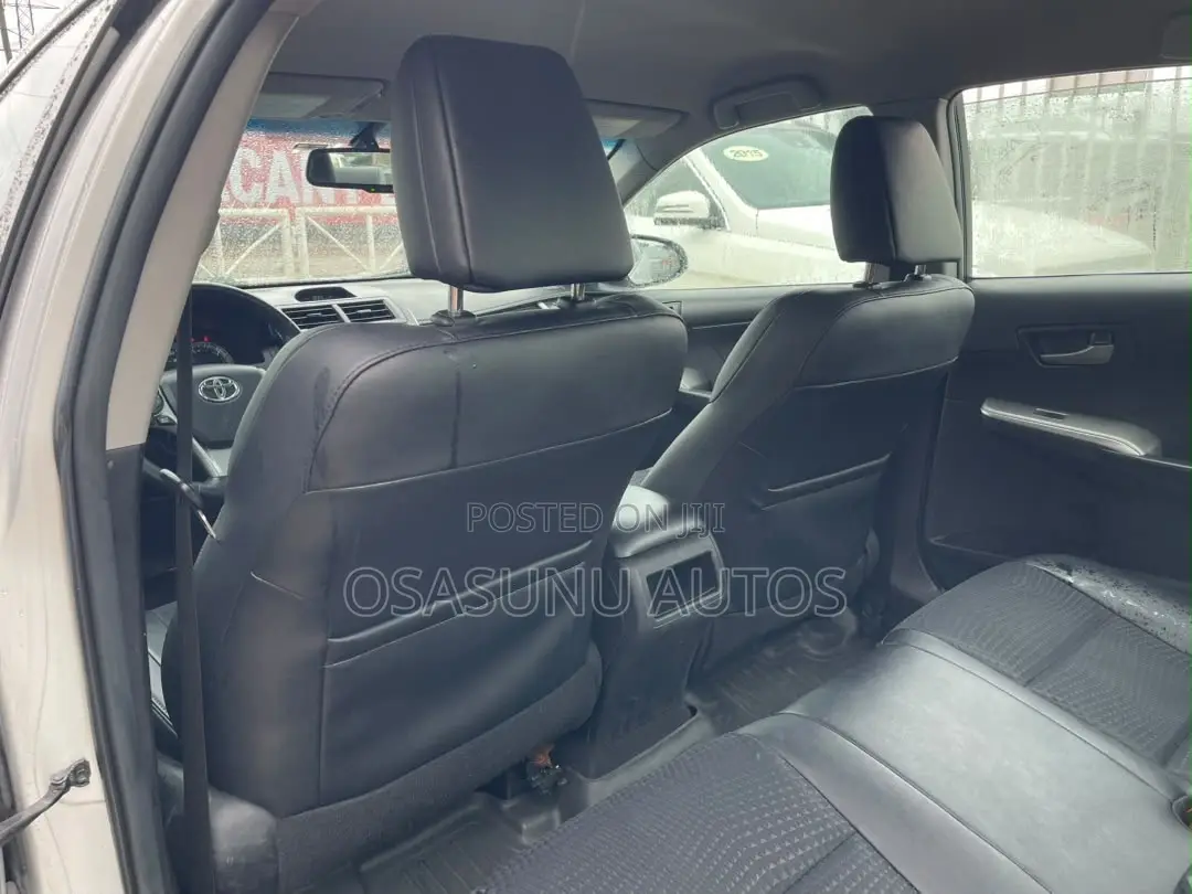 Toyota Camry 2014 Silver