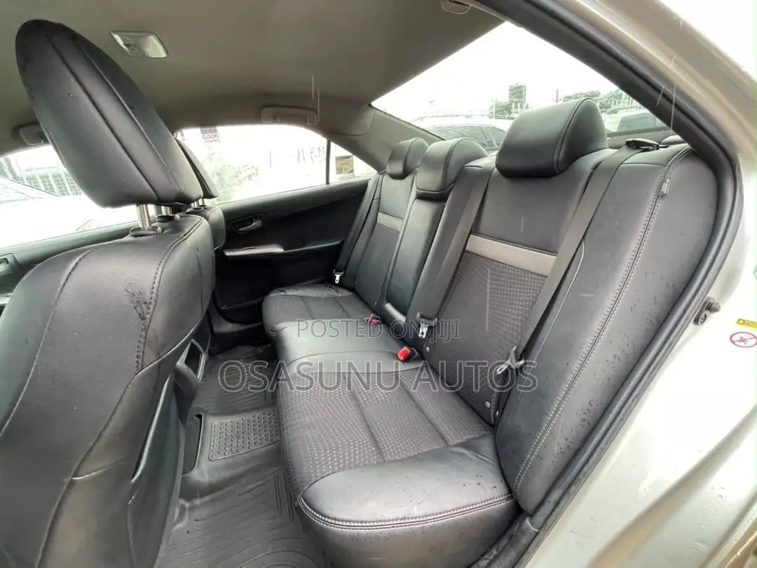 Toyota Camry 2014 Silver