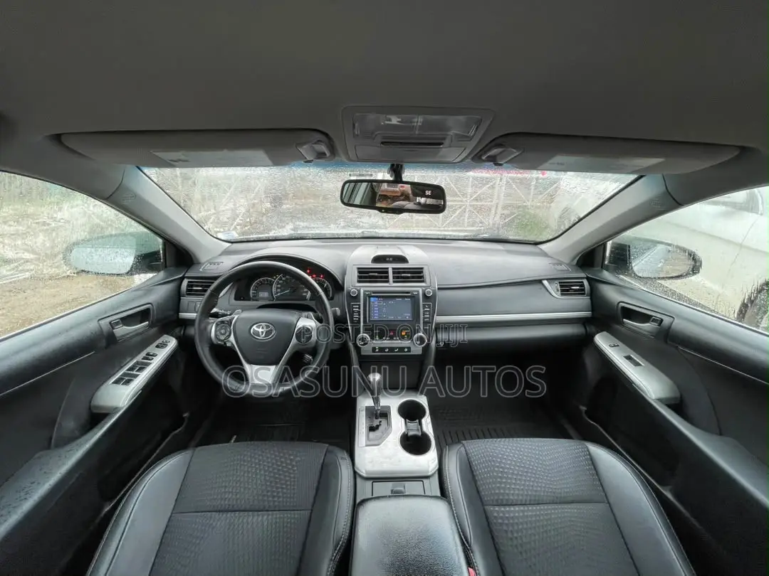 Toyota Camry 2014 Silver