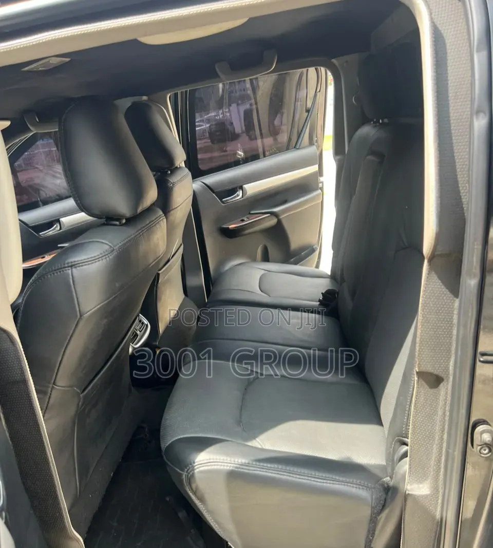 Toyota Hilux 2021 Black