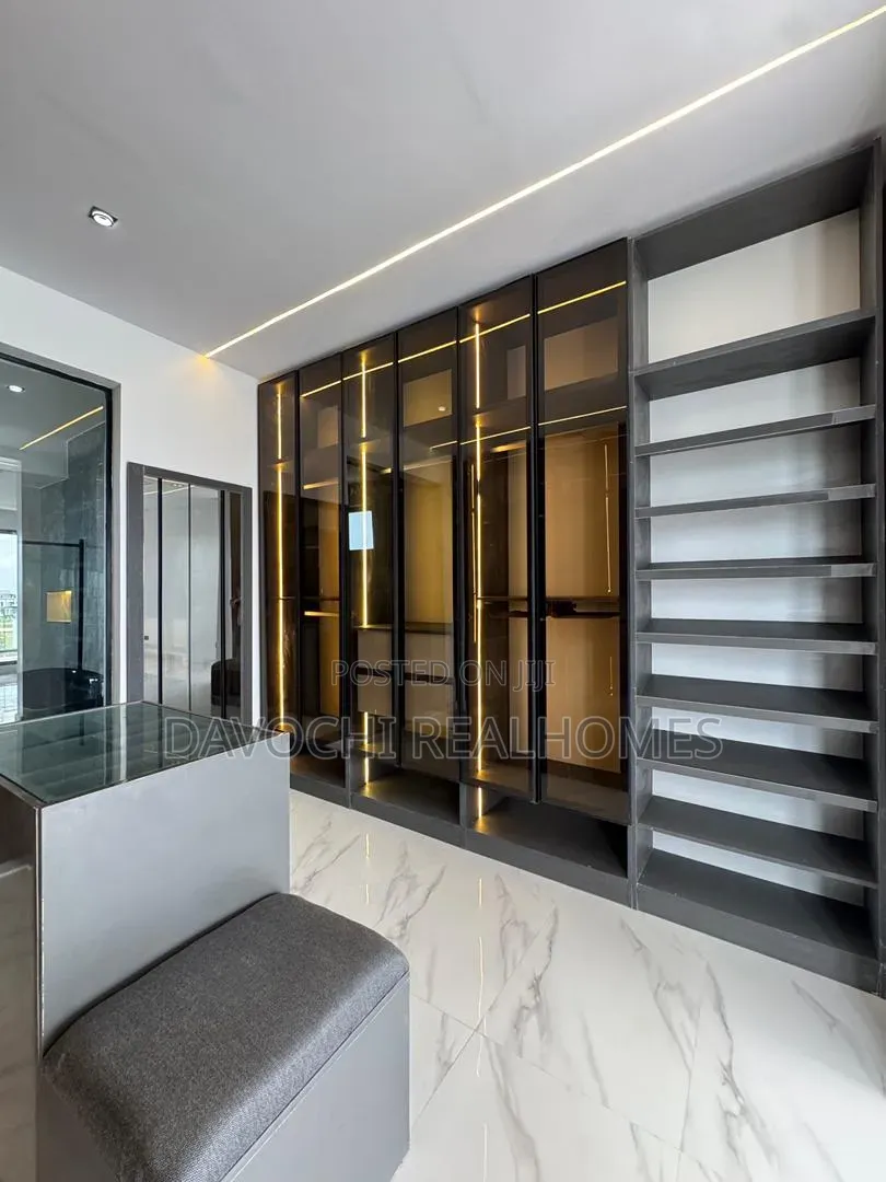 5bdrm Duplex in Ikate for sale