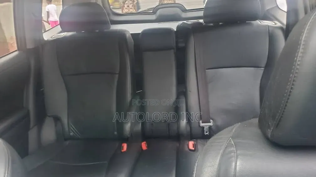 Toyota Highlander SE 2011 Gray