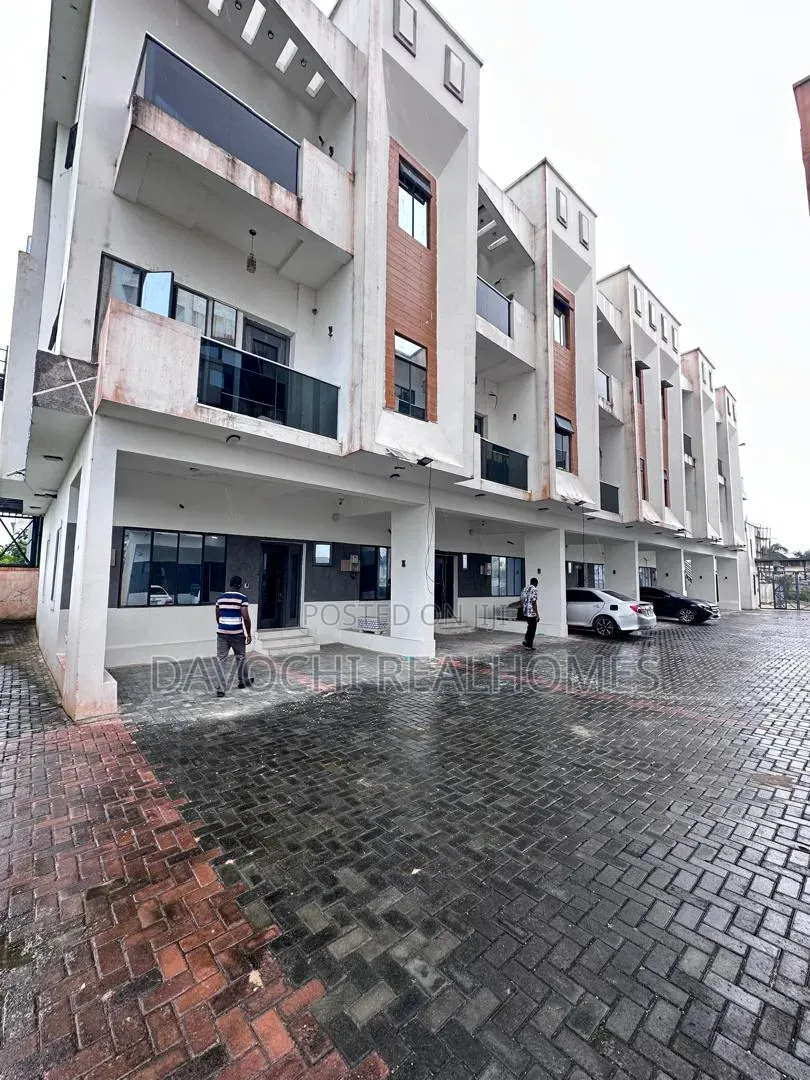 4bdrm Duplex in Lekki Expressway for sale
