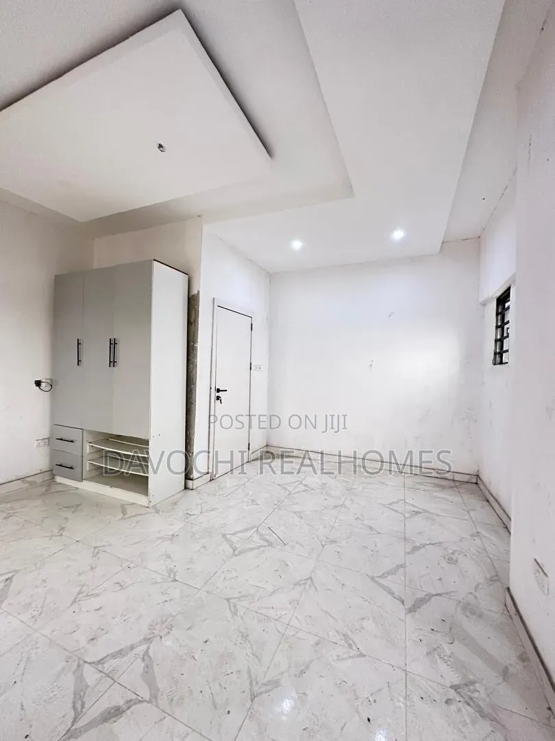 4bdrm Duplex in Lekki Expressway for sale