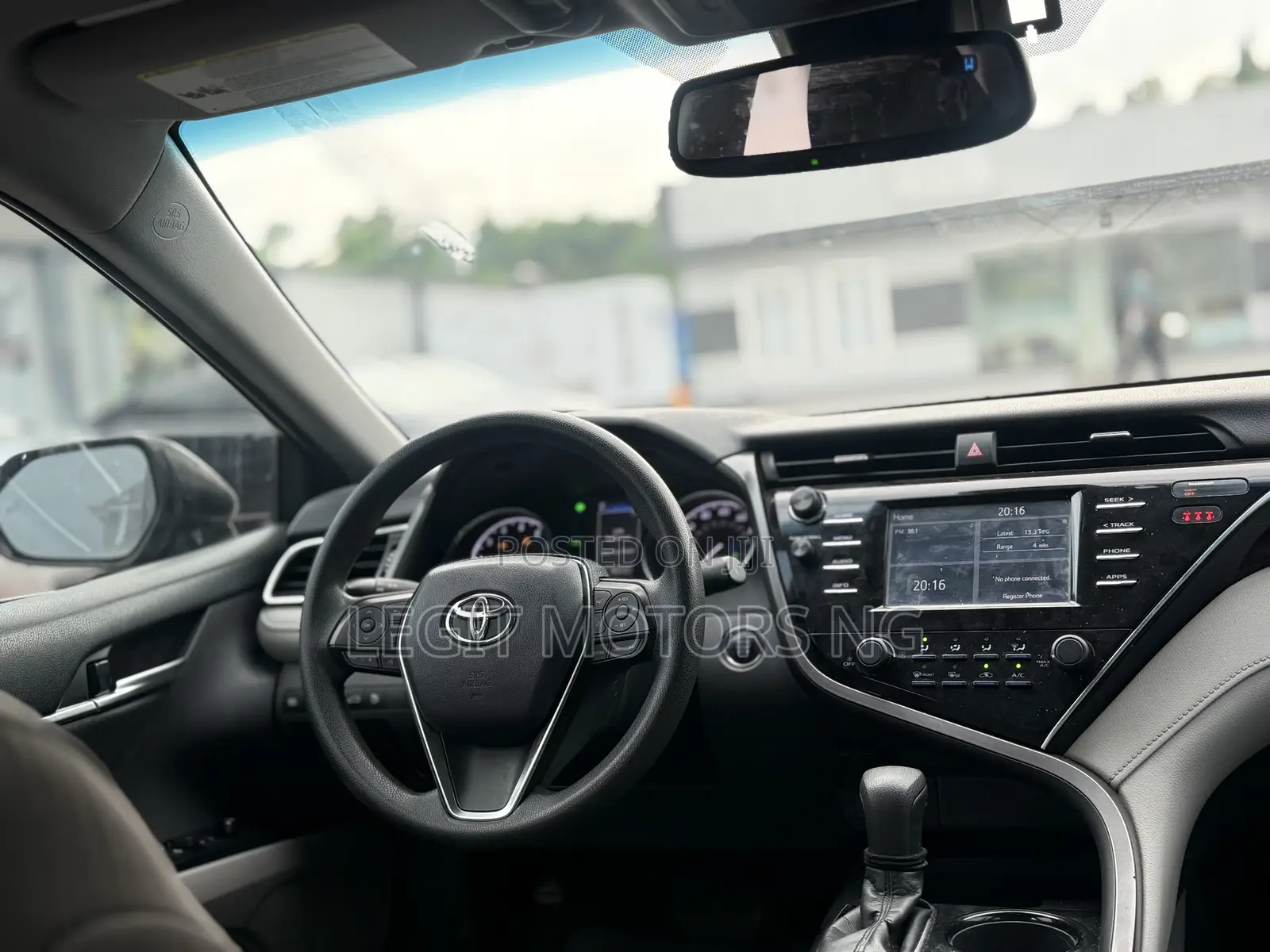 Toyota Camry LE FWD (2.5L 4cyl 8AM) 2018 Brown