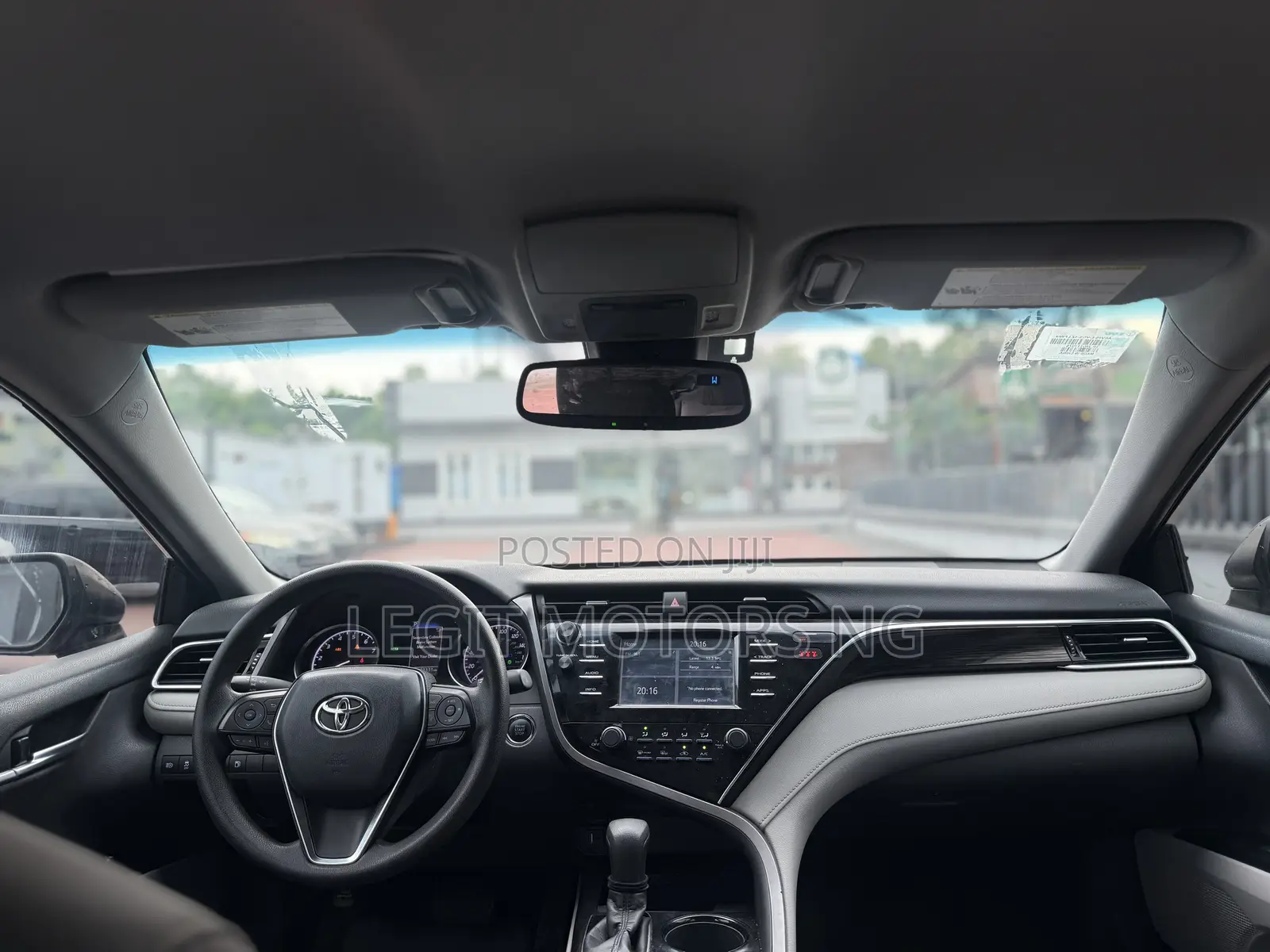 Toyota Camry LE FWD (2.5L 4cyl 8AM) 2018 Brown