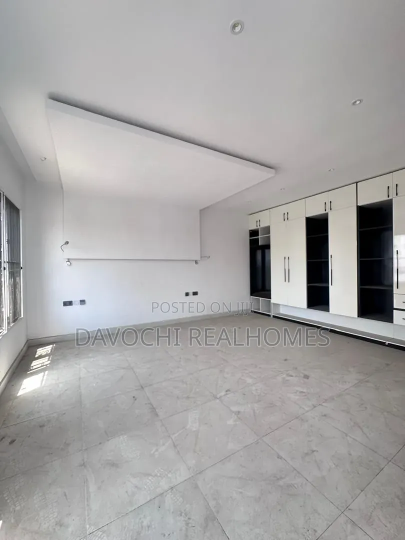 4bdrm Maisonette in Victoria Island Extension for sale